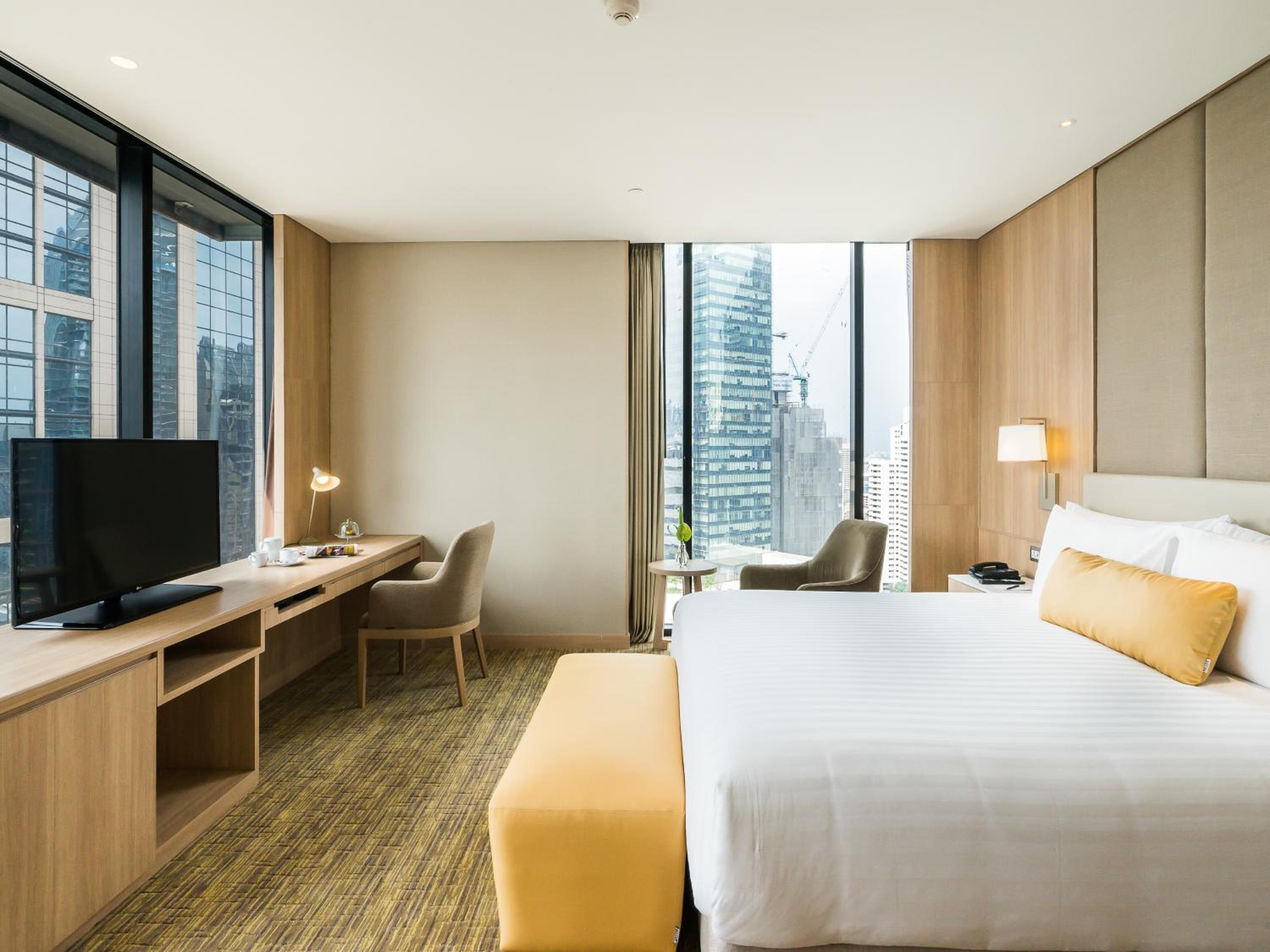 Grand Executive with Bathtub