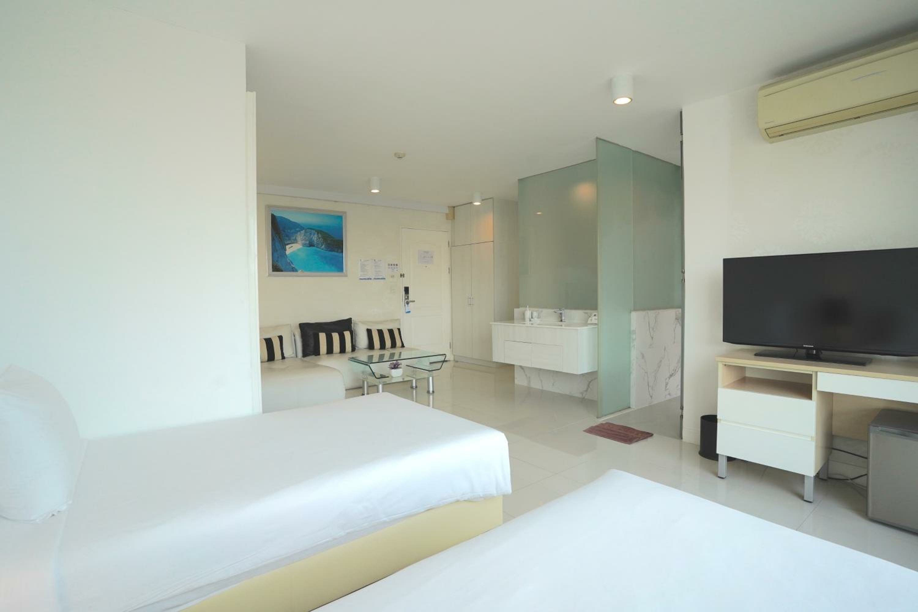 Standard Twin Room with Sofa