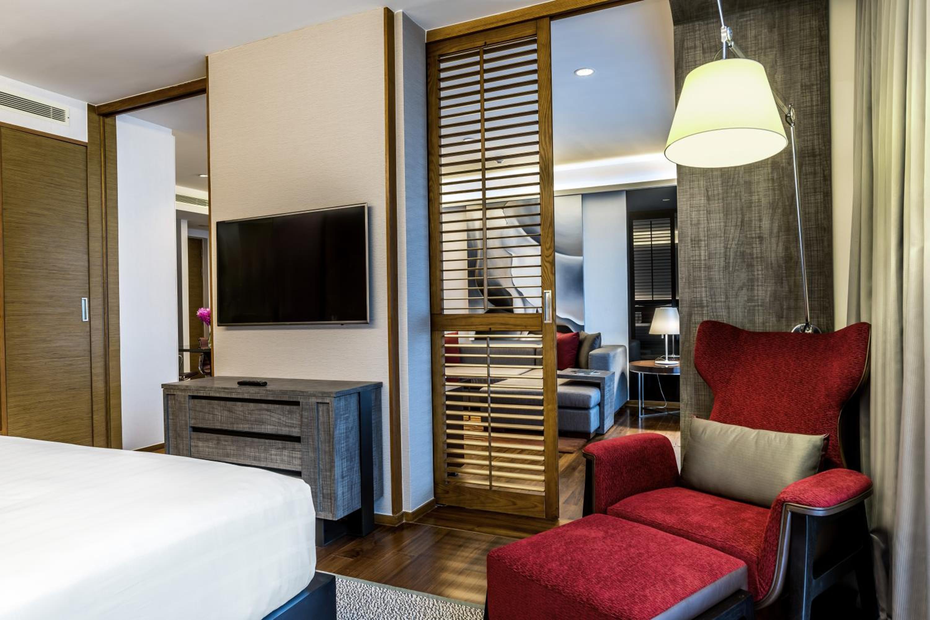 Executive Suite with 1 Kingsize Bed with Executive Lounge Access