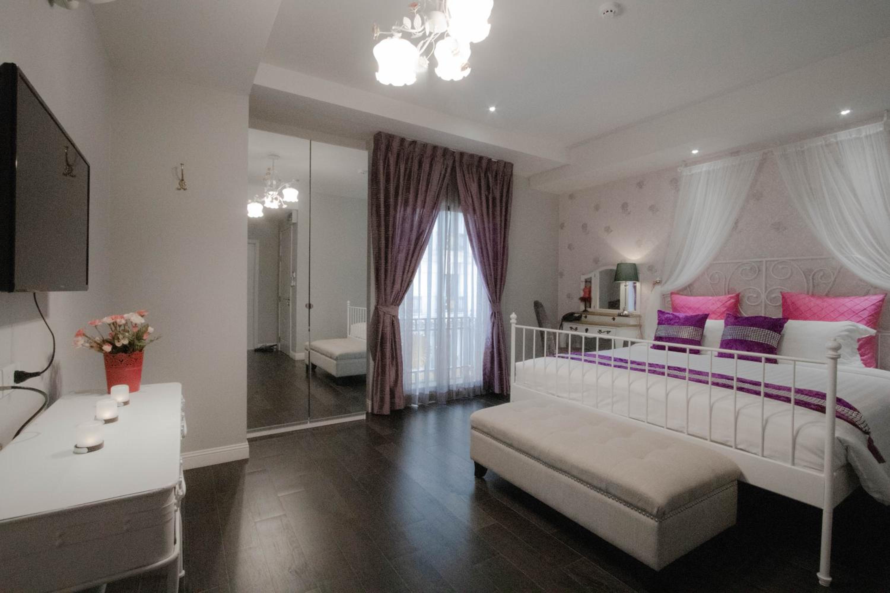 Premium King Room
