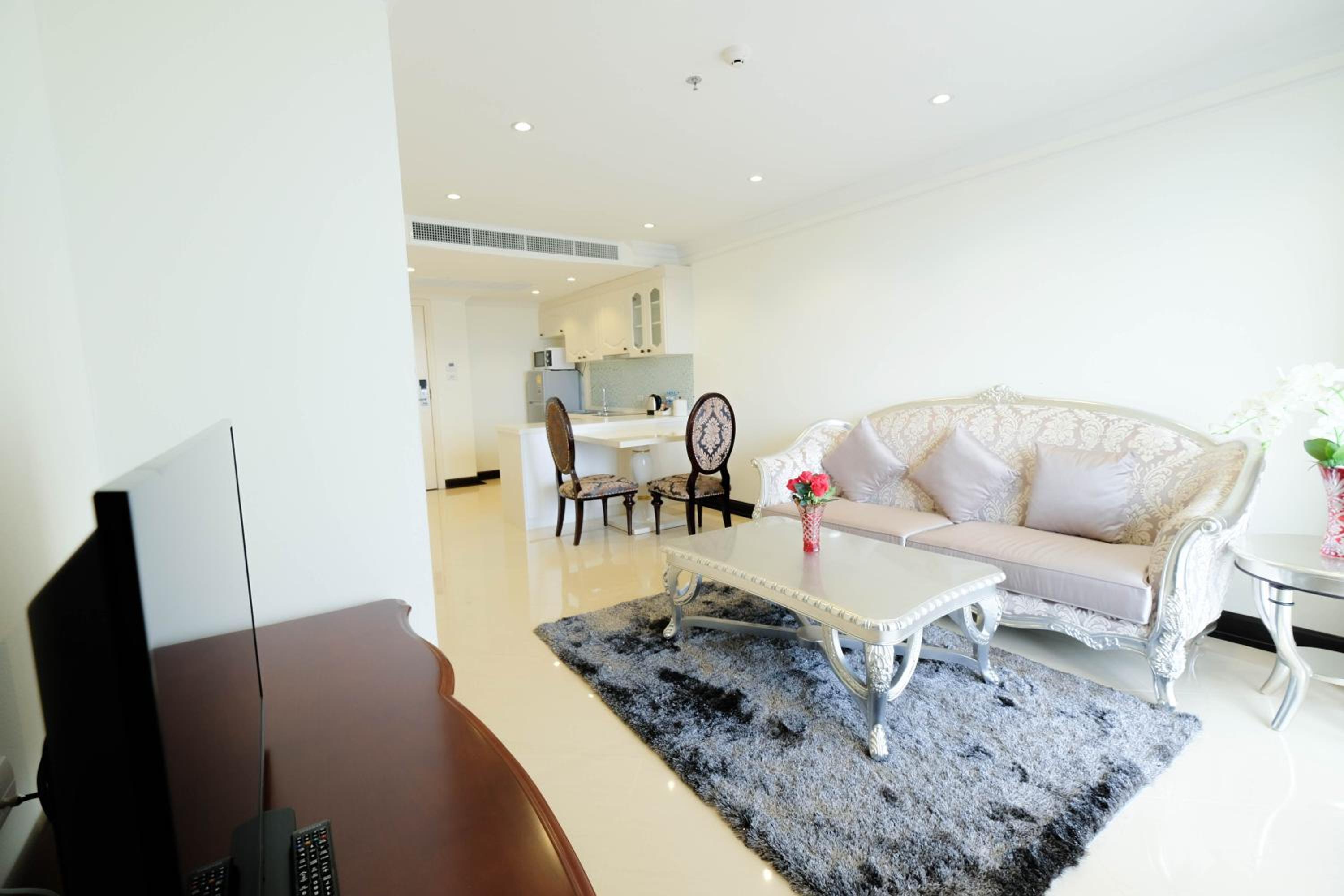 One-Bedroom Suite with City View