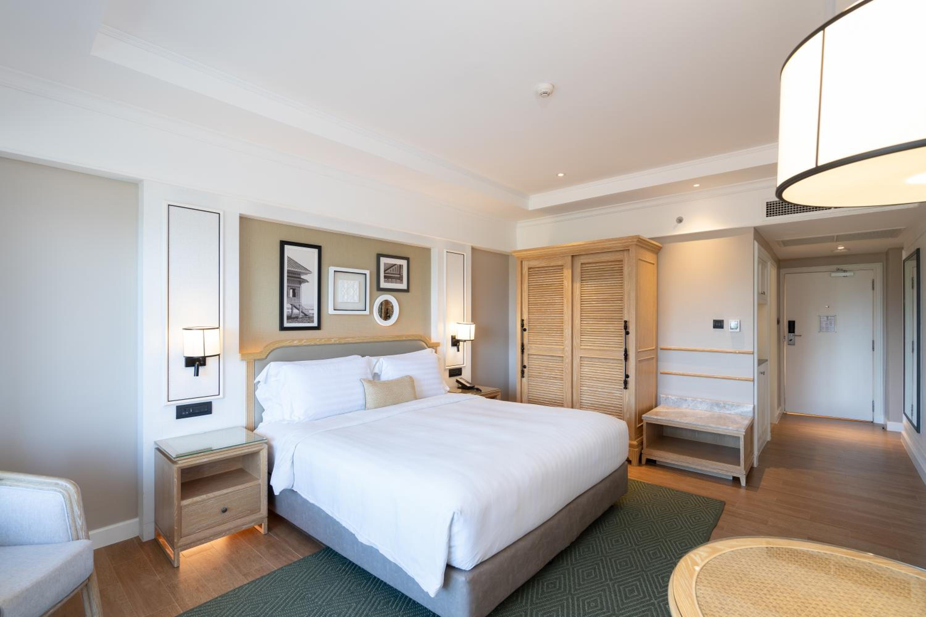 Premium Ocean View King