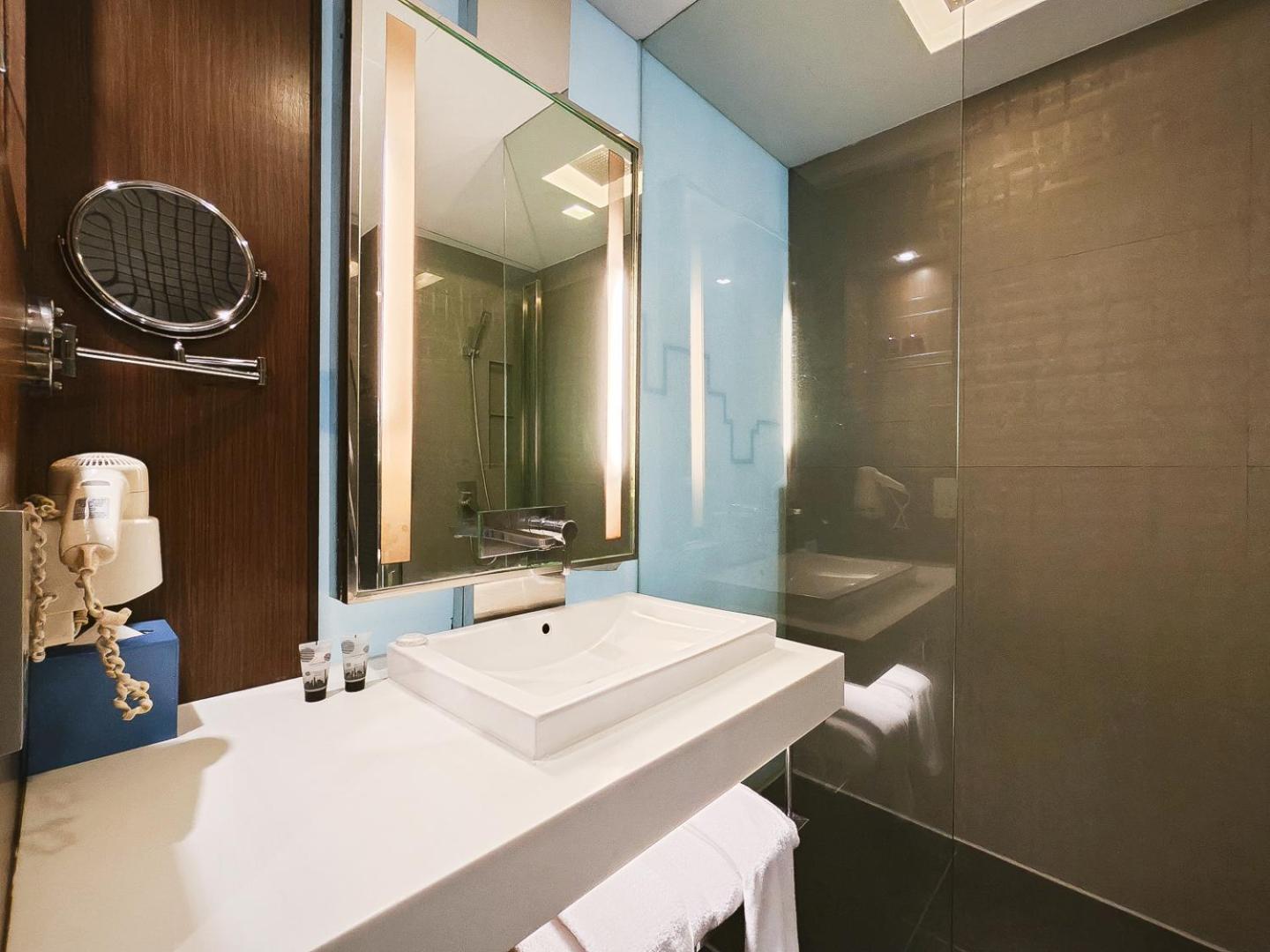 Deluxe Chill Room