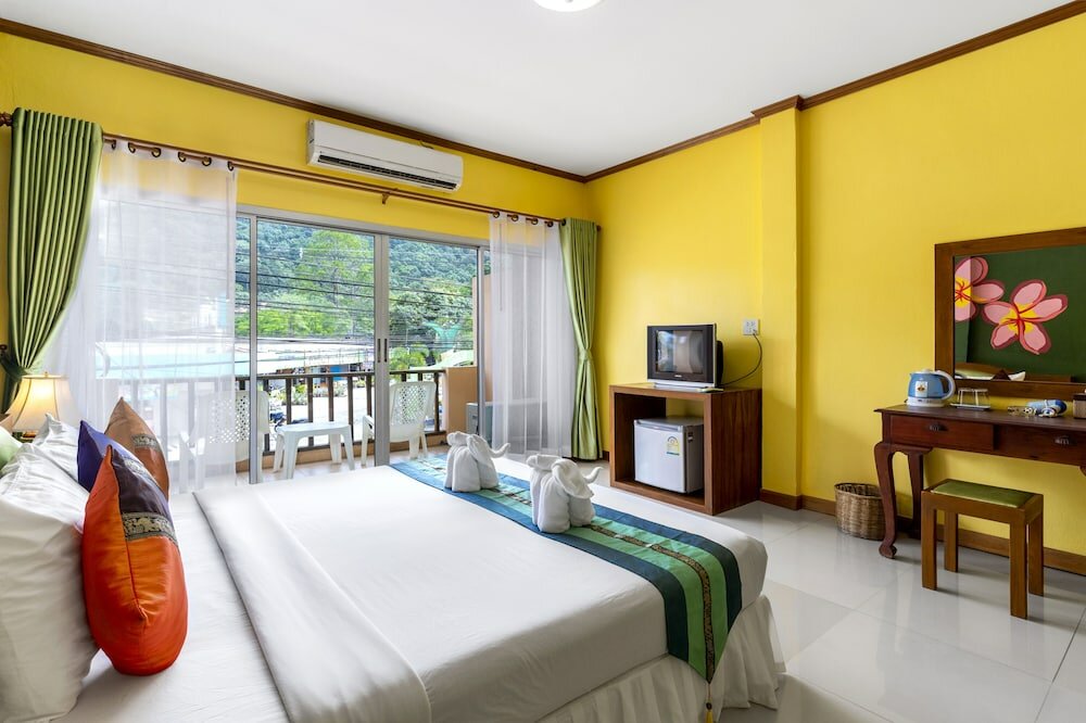 Standard Double Room with Street View