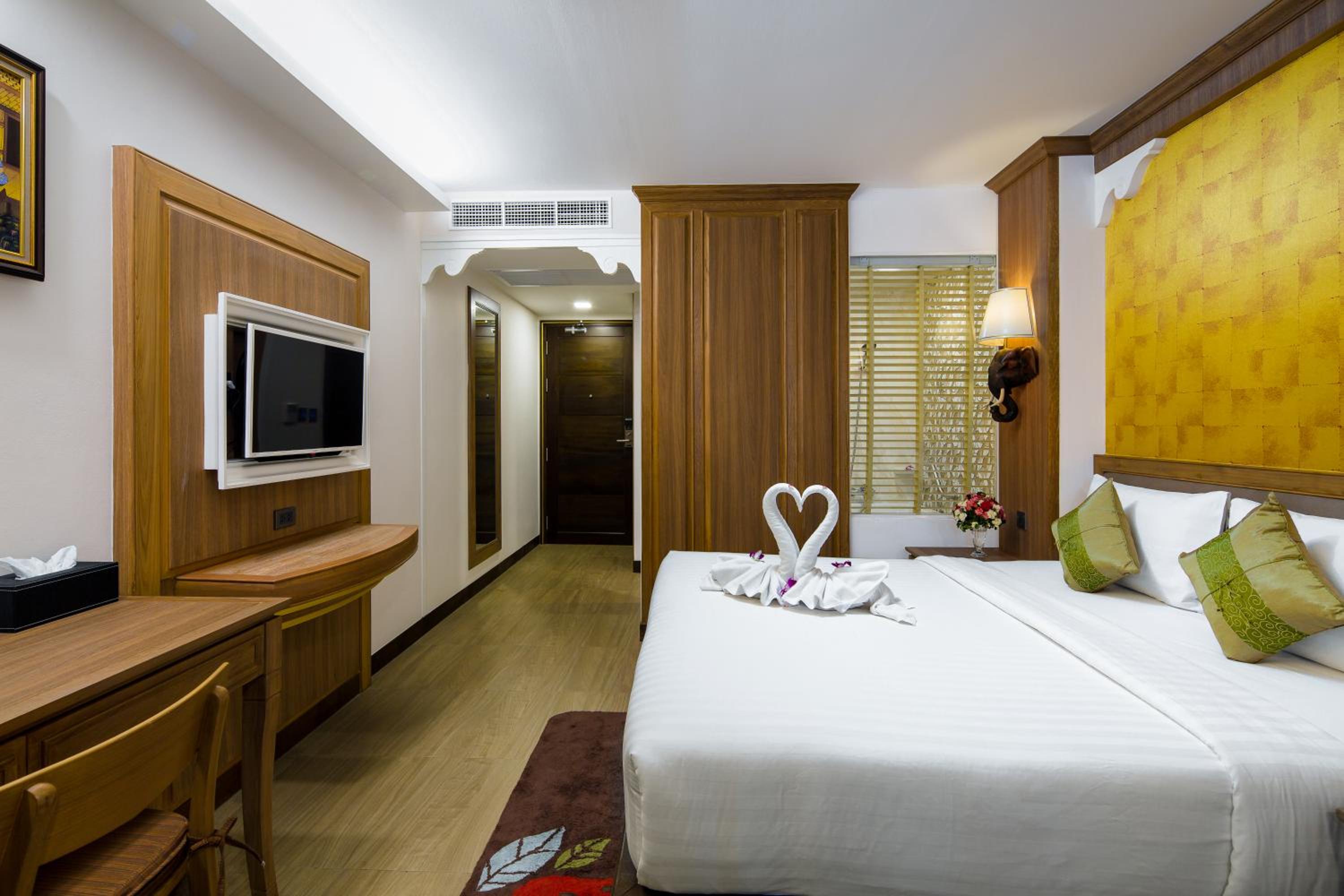 Deluxe Double or Twin Room