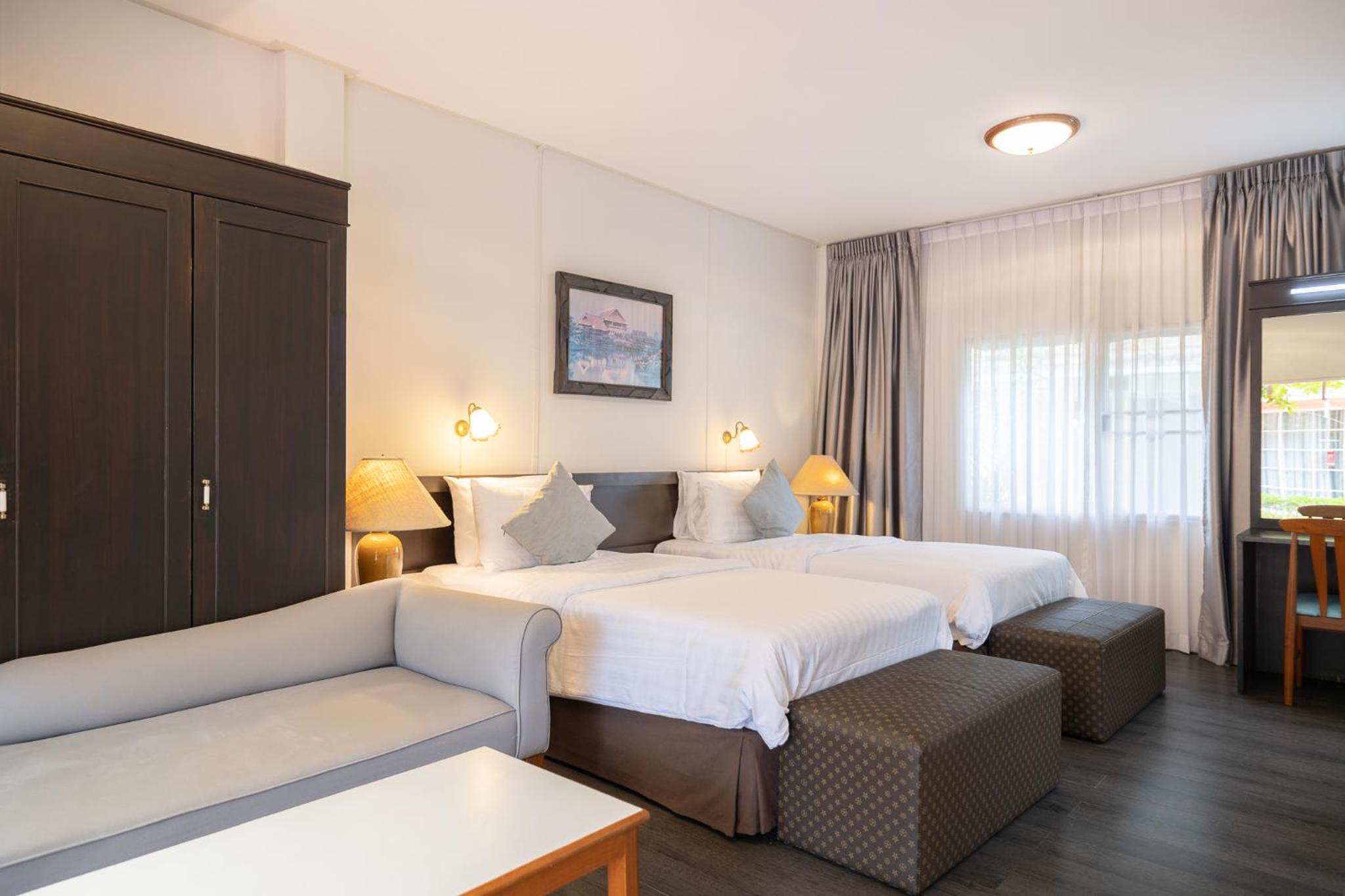 Deluxe Bungalow with Garden View