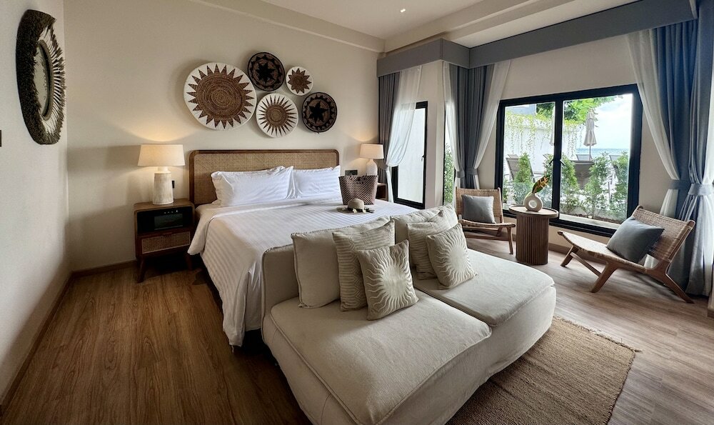 Beach Front Villa ( 1 Way Airport Transfer)
