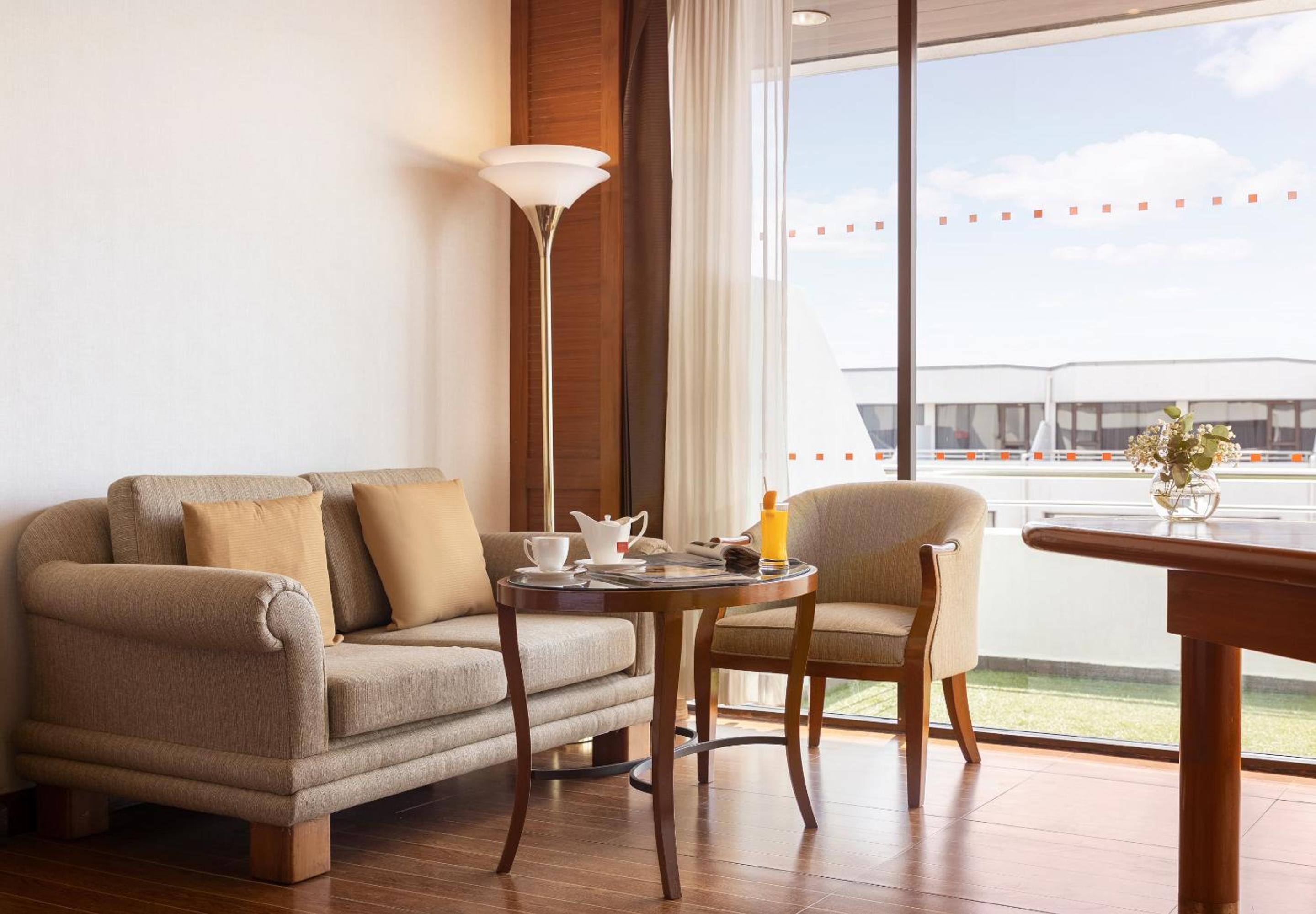 Grand Deluxe King Room