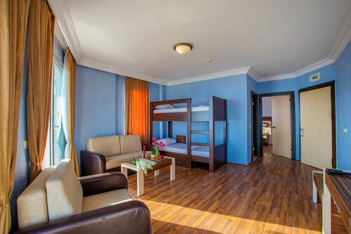 Family Suite в Hawaii Suite Beach Hotel