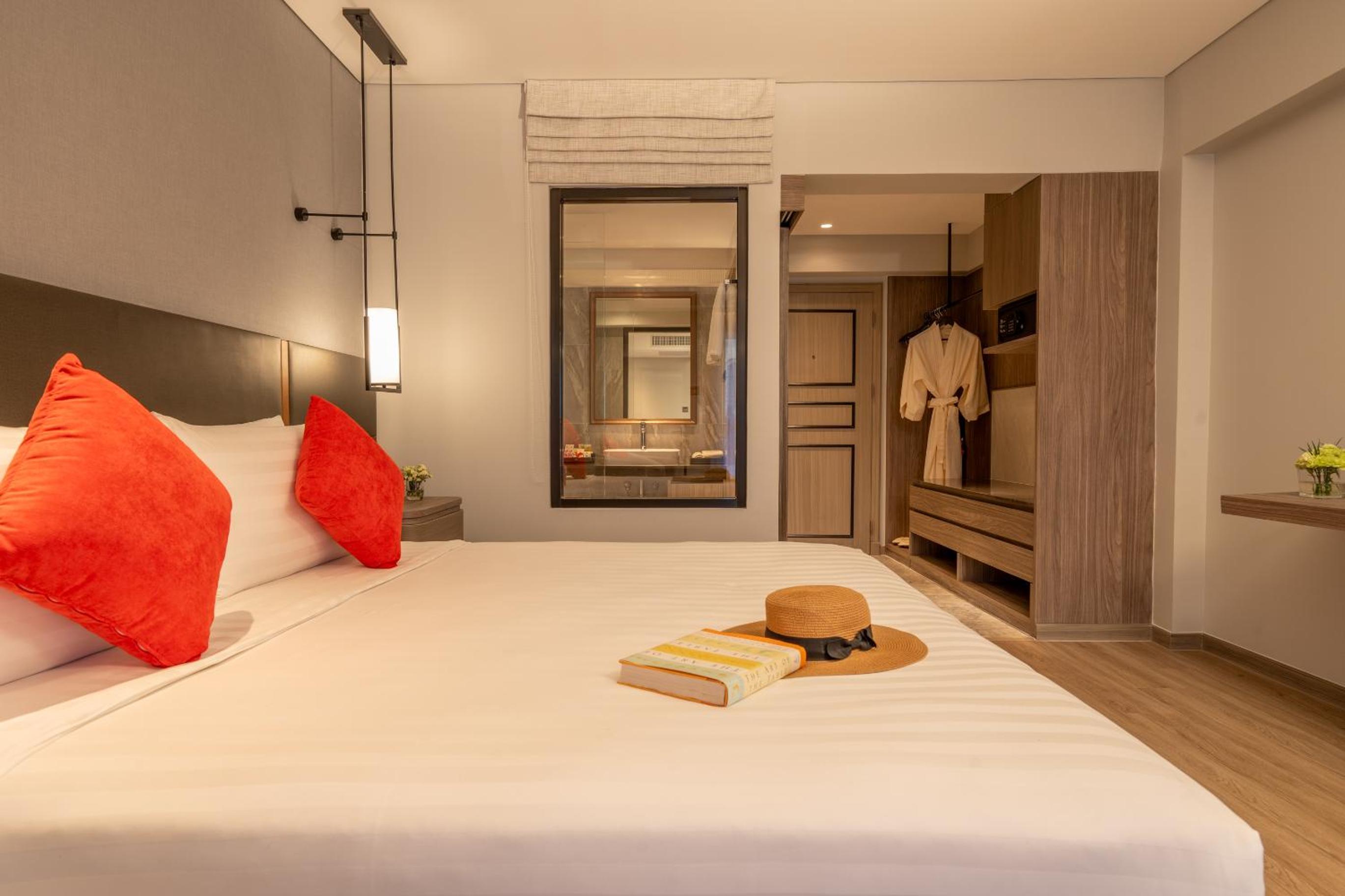 Superior Double Room with City View