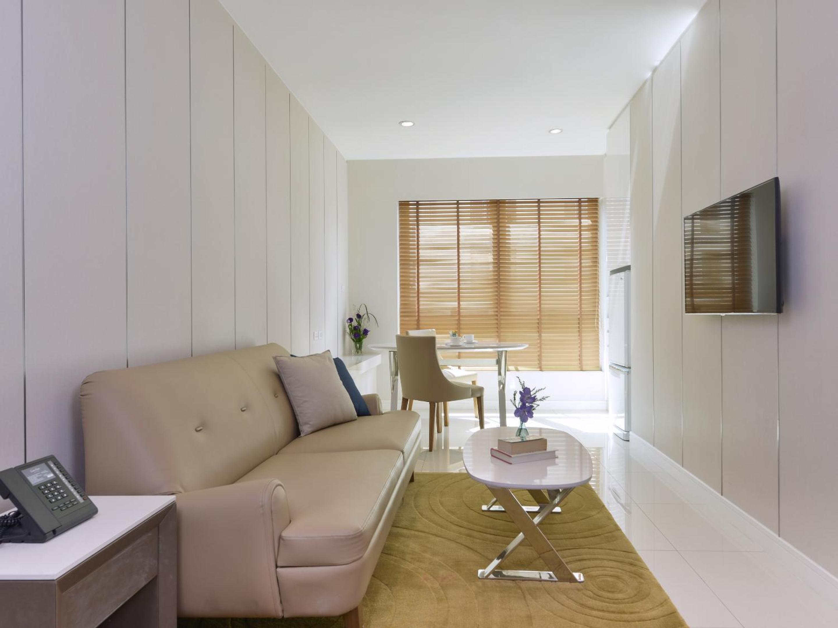 Junior Balcony Suite 