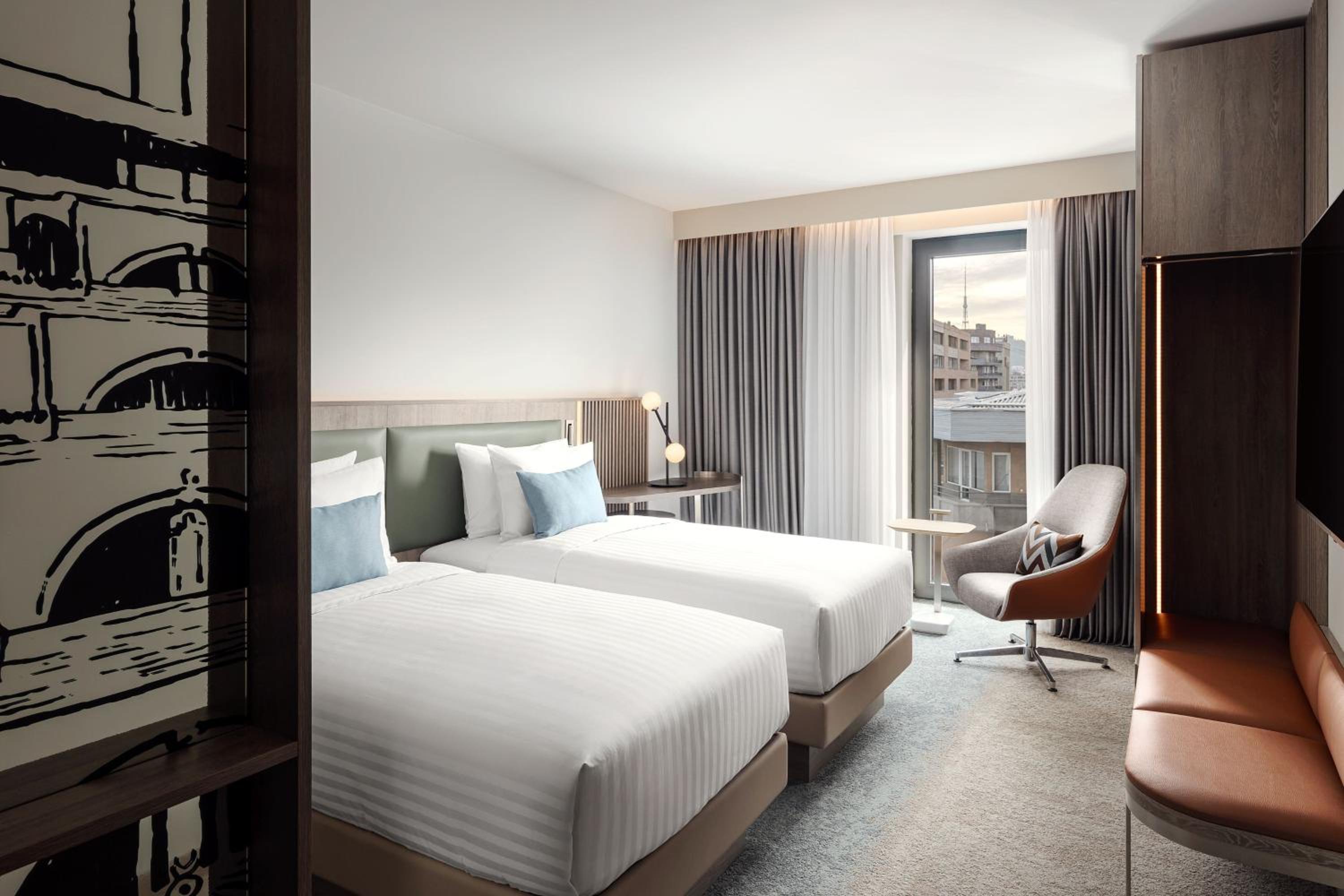 Superior Twin Room with City View