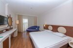 Family Room (4 Adults) в Transatlantik Hotel & SPA