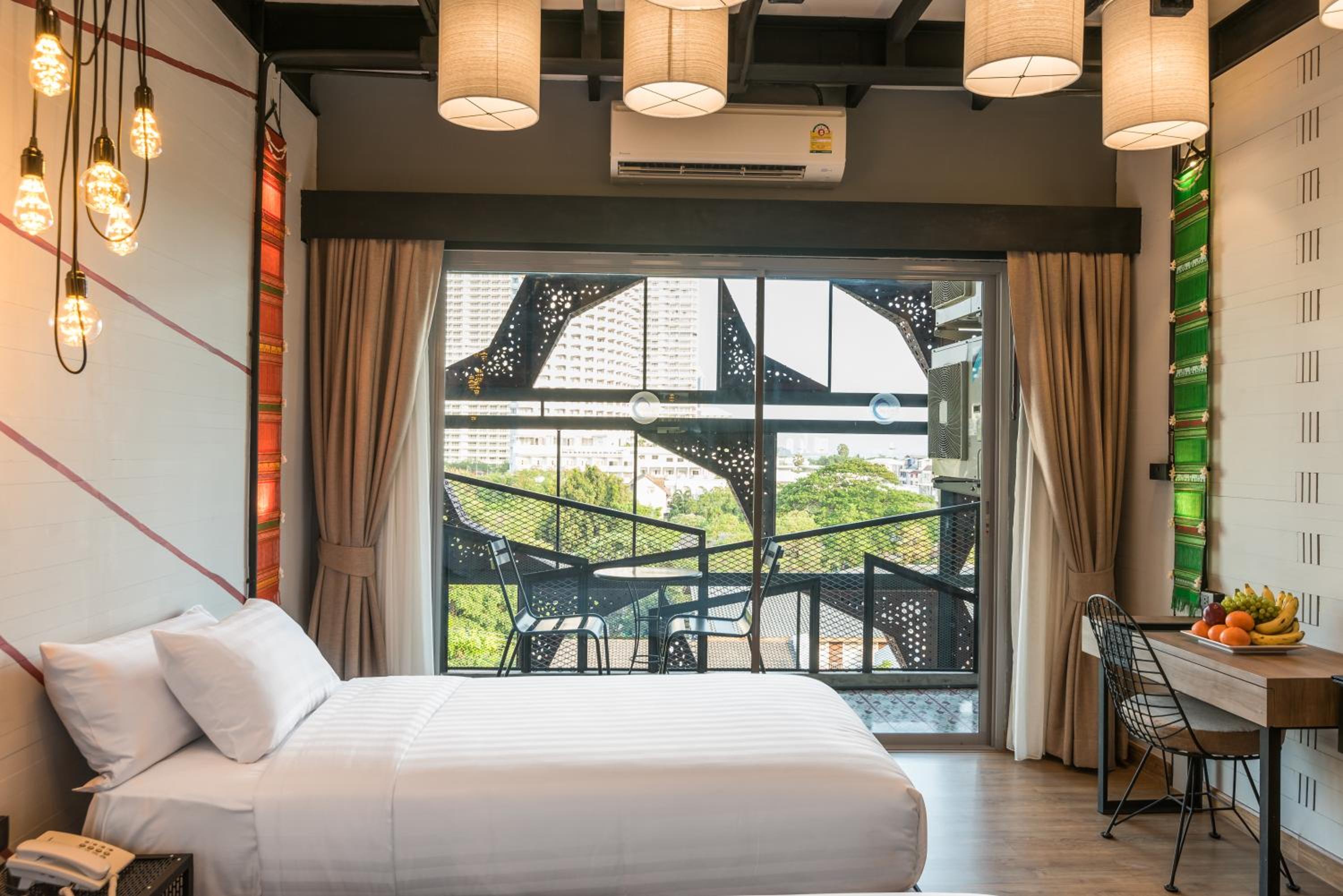 Deluxe Double or Twin Room with Sea View