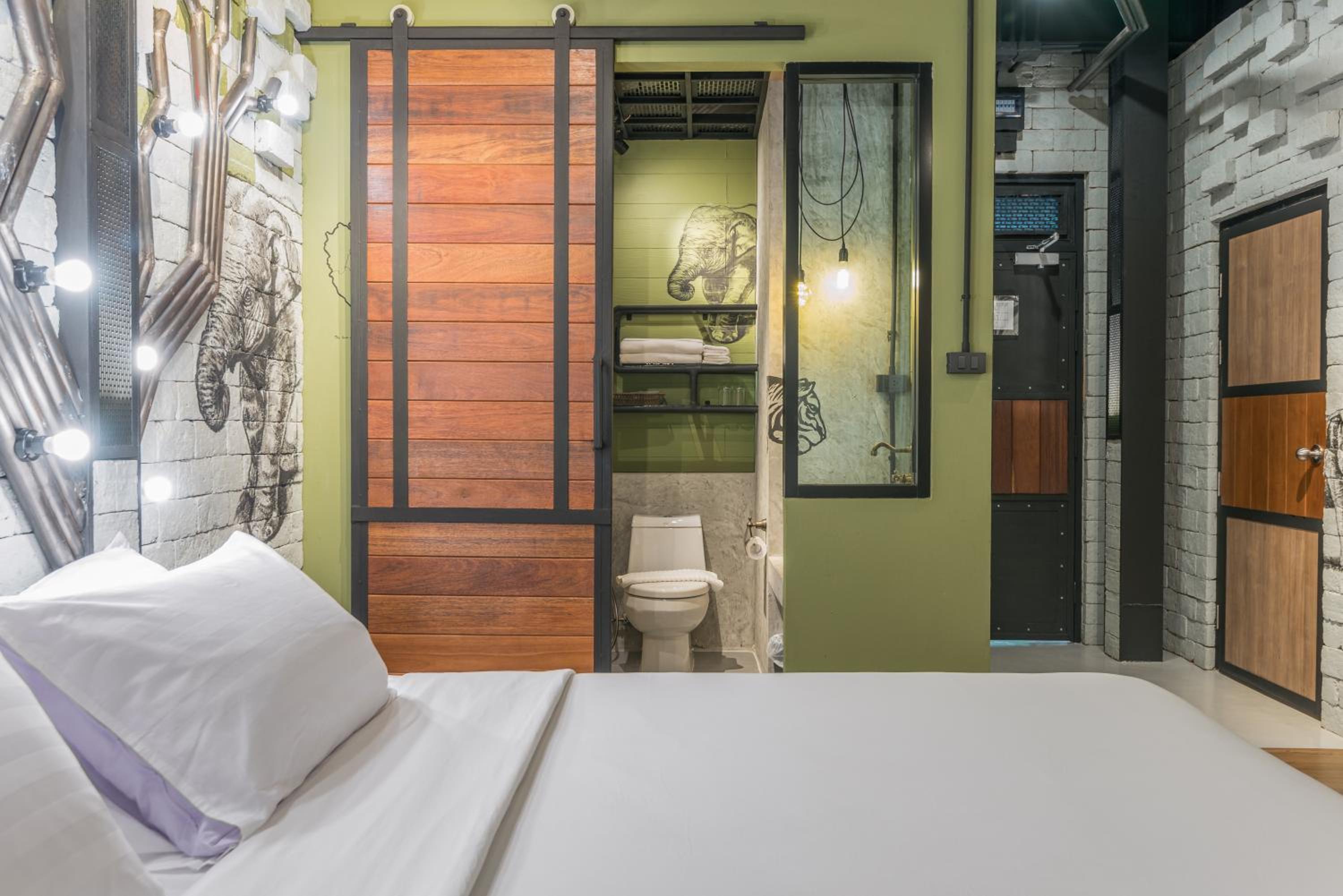 Deluxe Double or Twin Room with Balcony