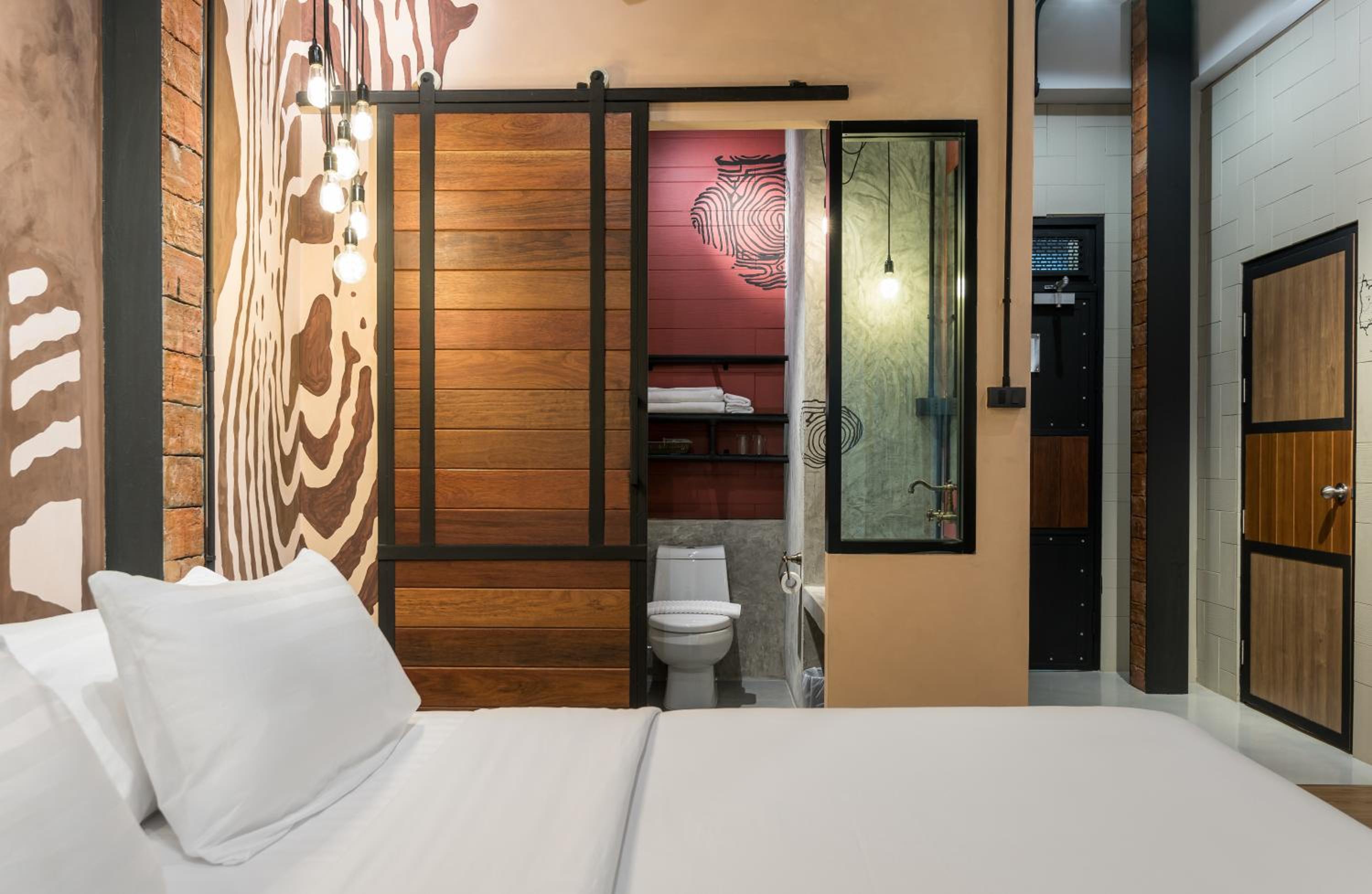 Deluxe Double or Twin Room with Balcony