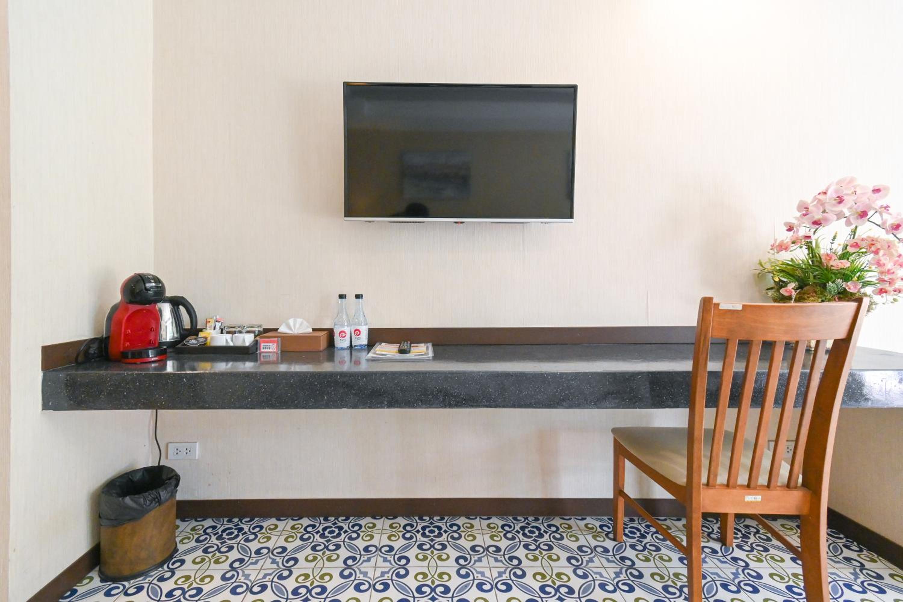 Deluxe Pool Access Double Room