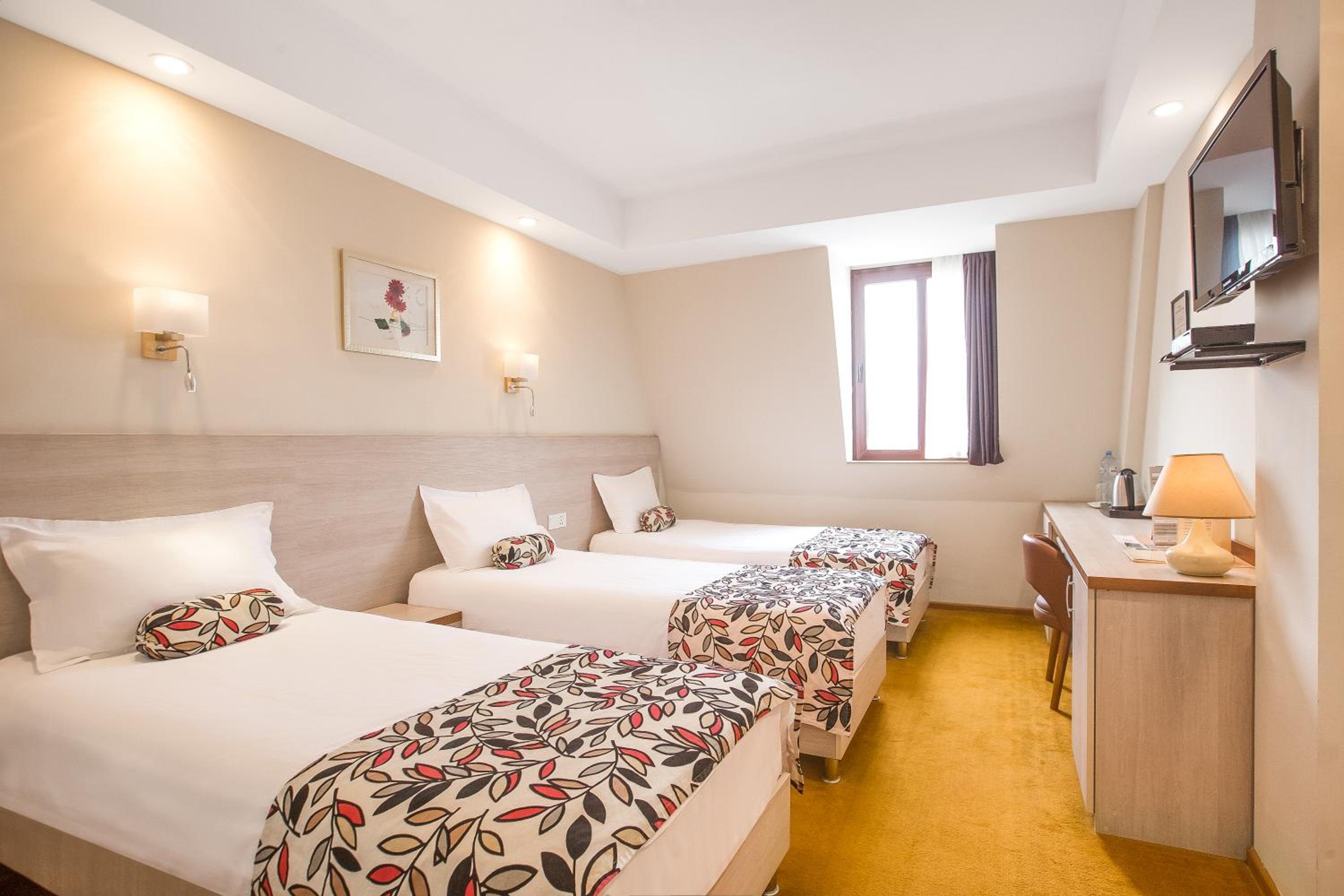 Economy Triple Room