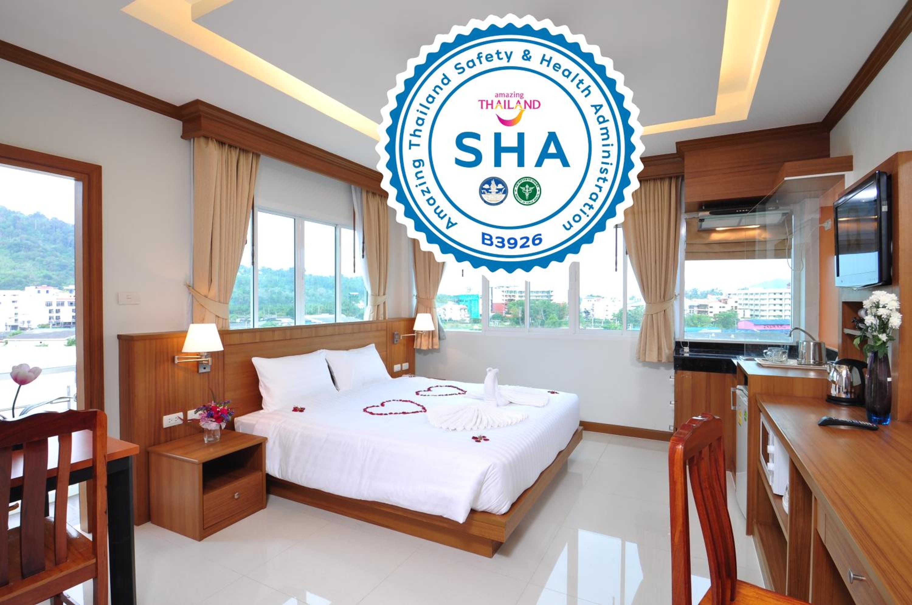 Deluxe Room with Kitchenette