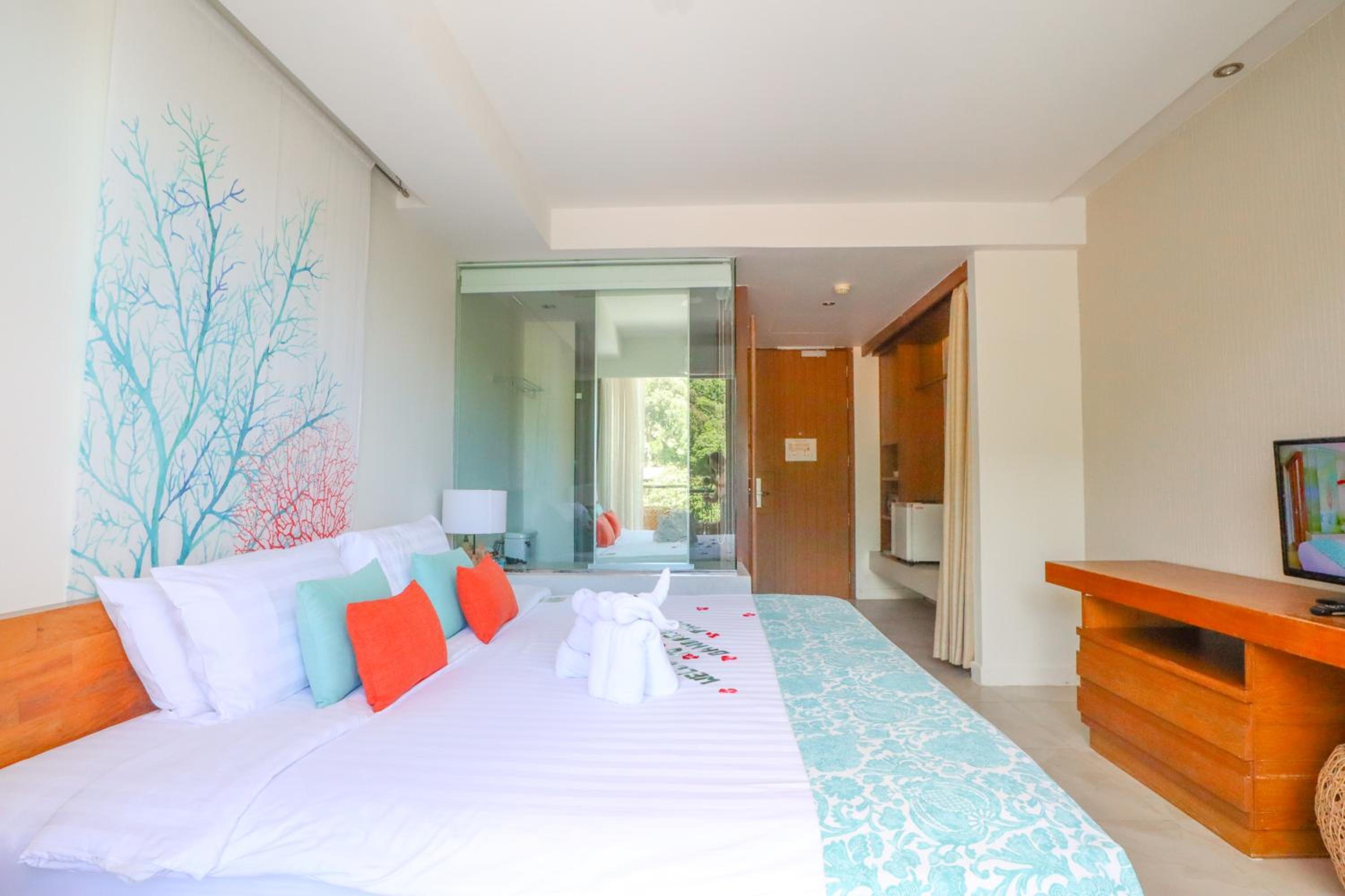 Double or Twin Room with Partial Sea View