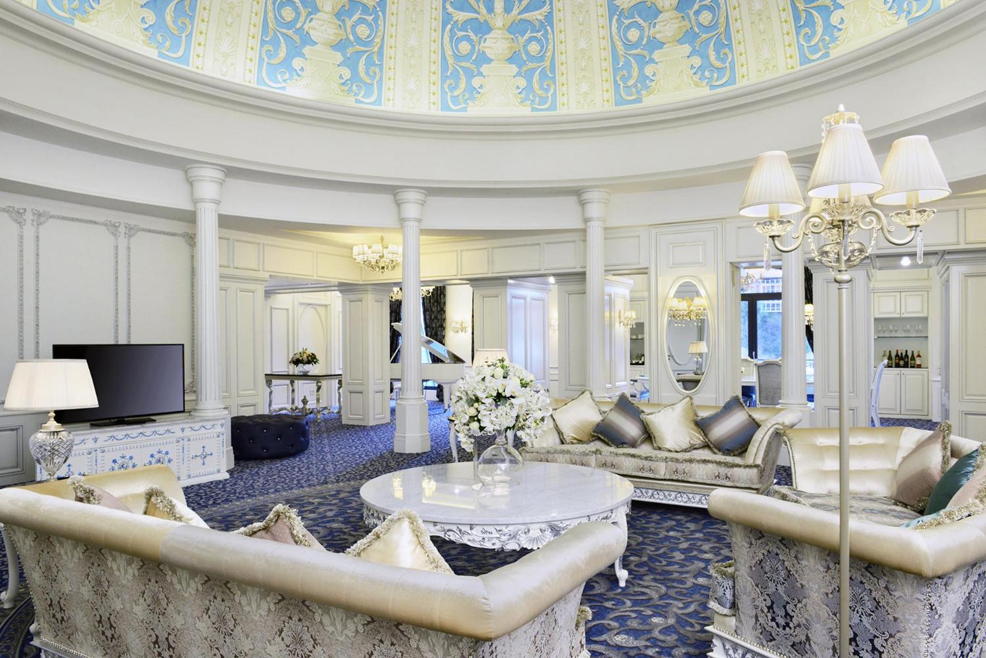 Royal Suite 