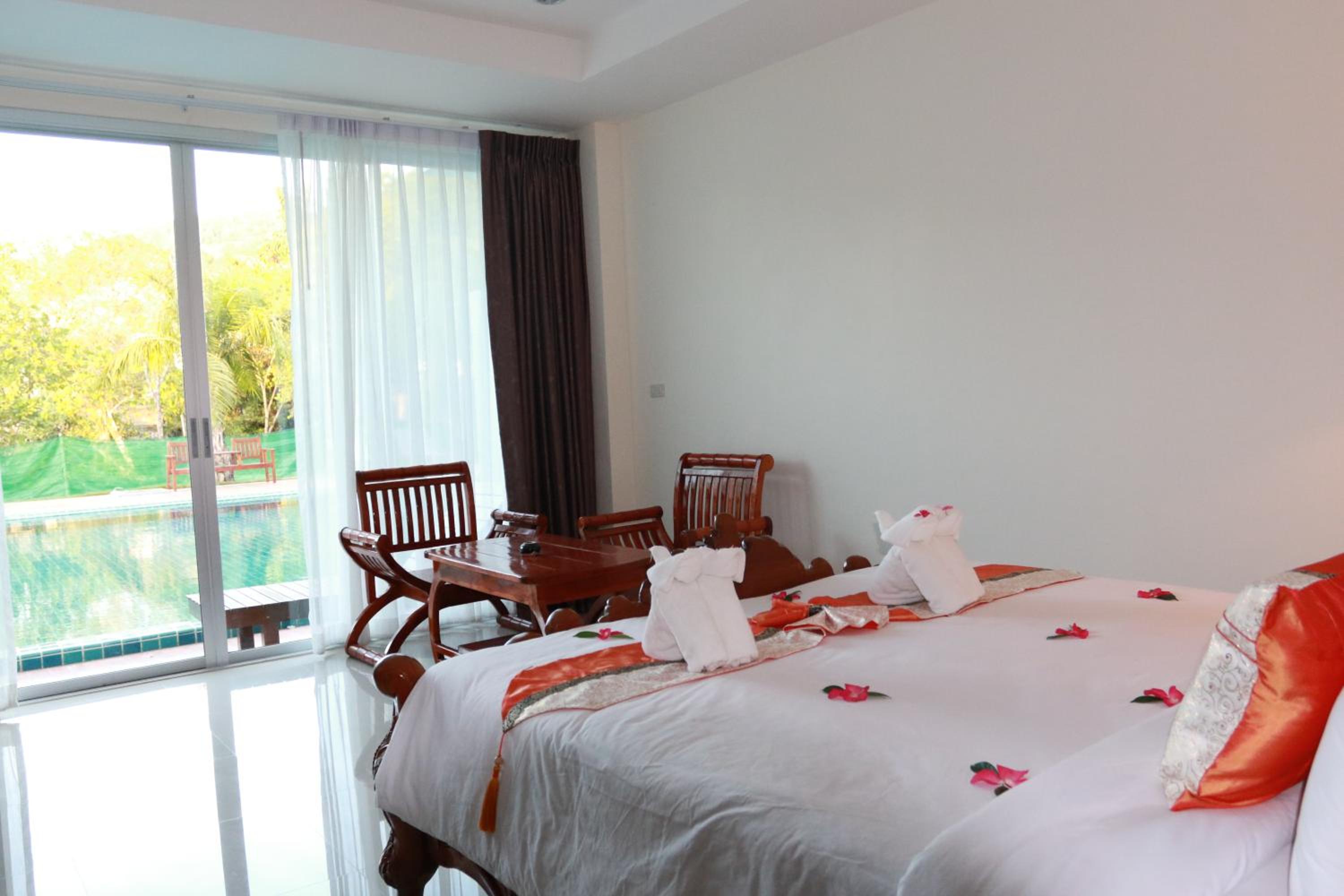 Deluxe Double or Twin Room