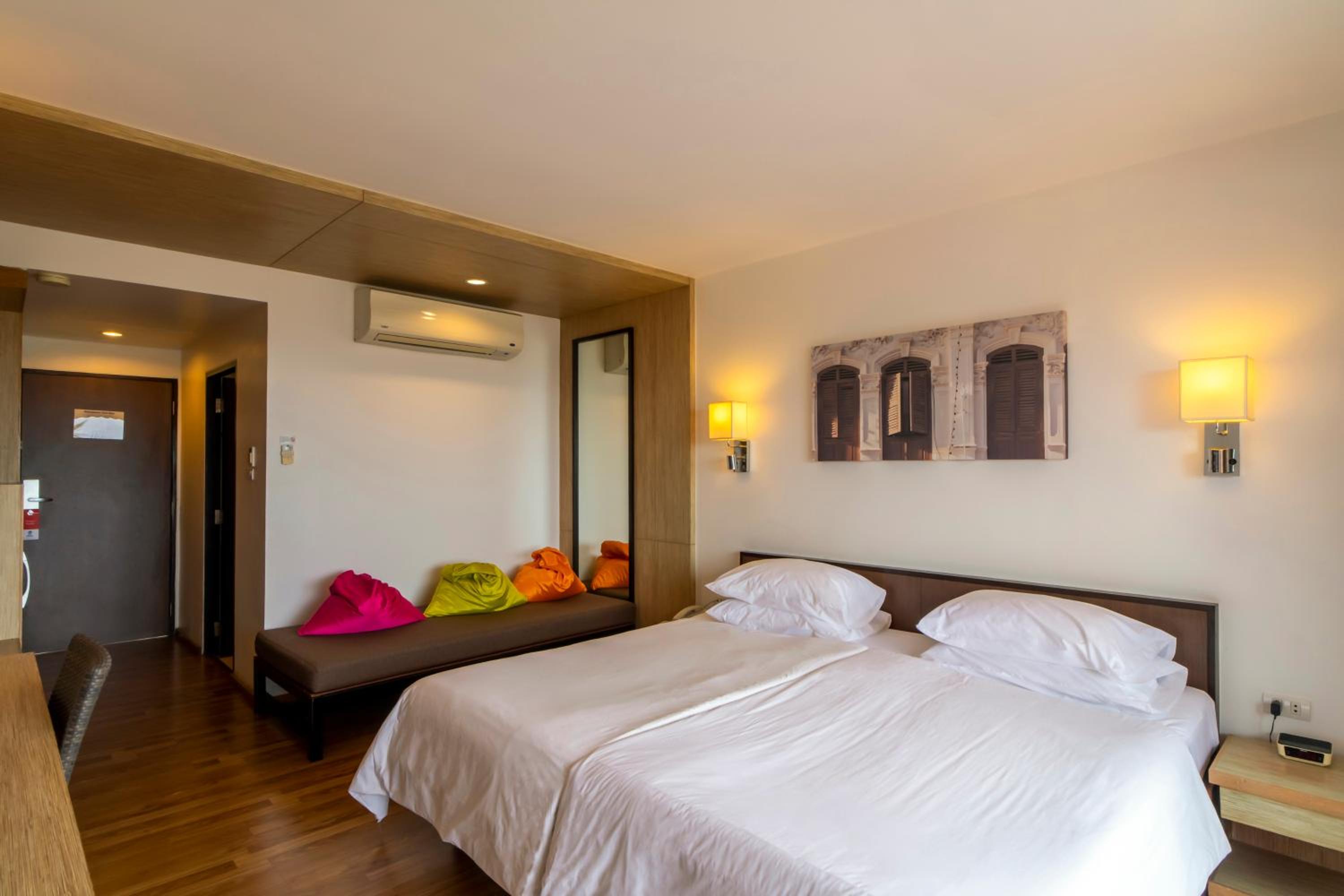 Deluxe King Room with Ocean View