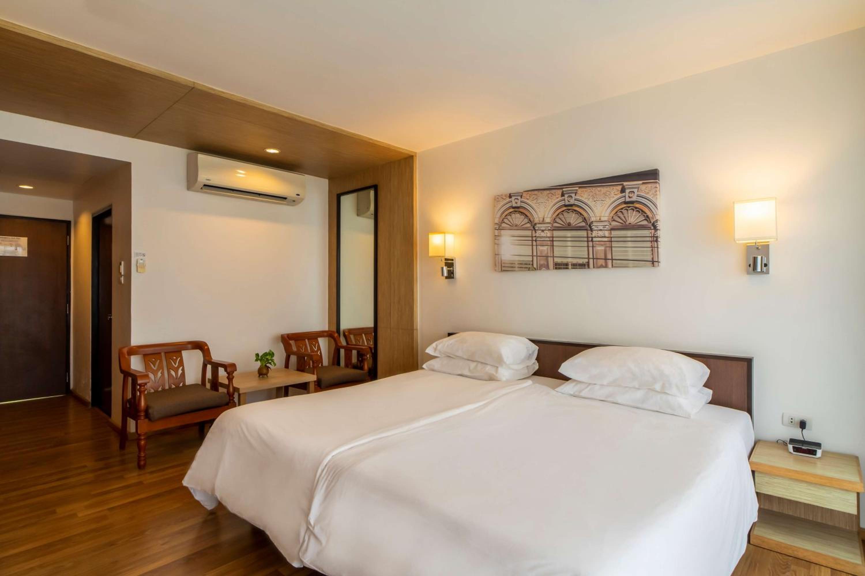 Deluxe King Room with Ocean View