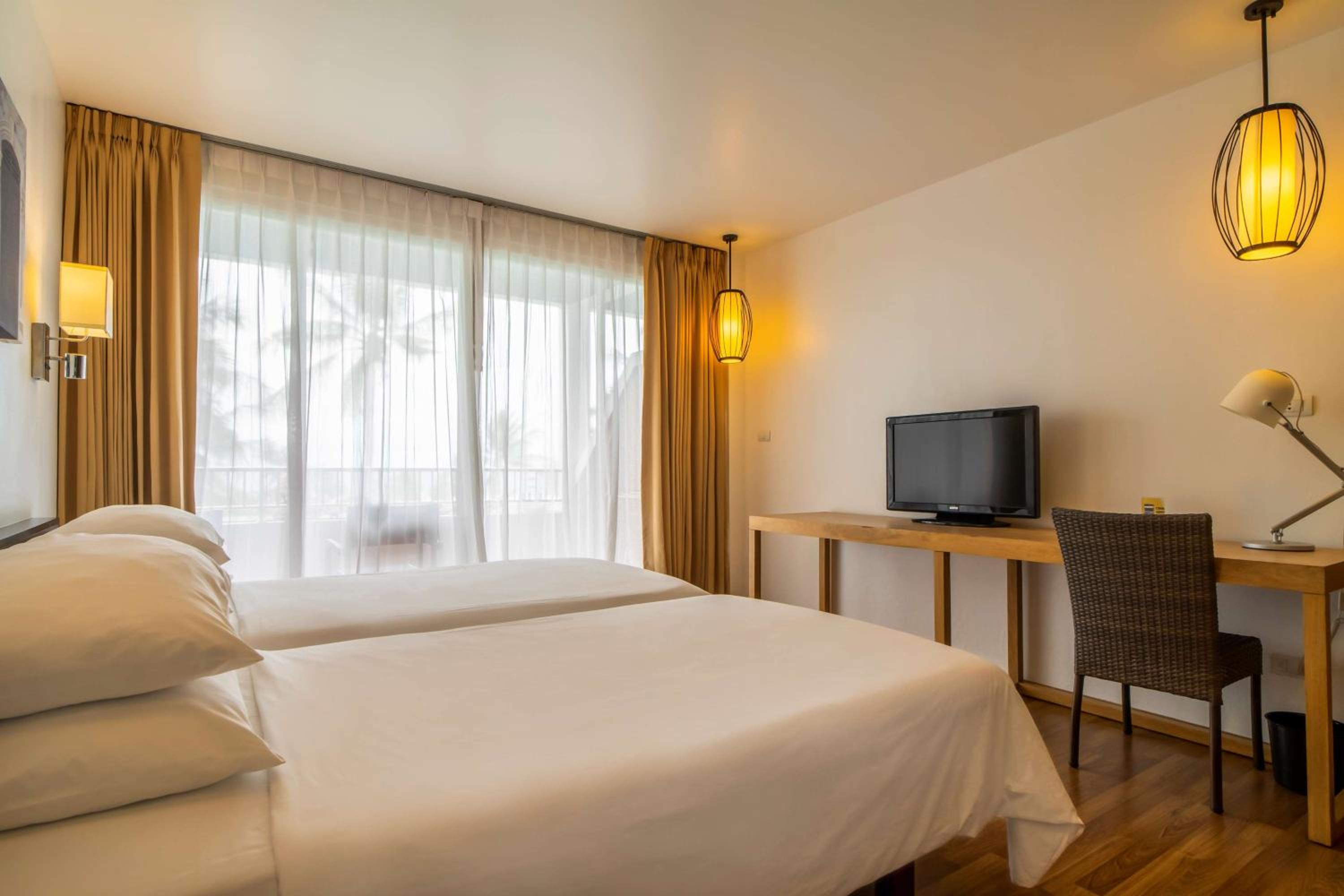 Deluxe Twin Room with Ocean View  