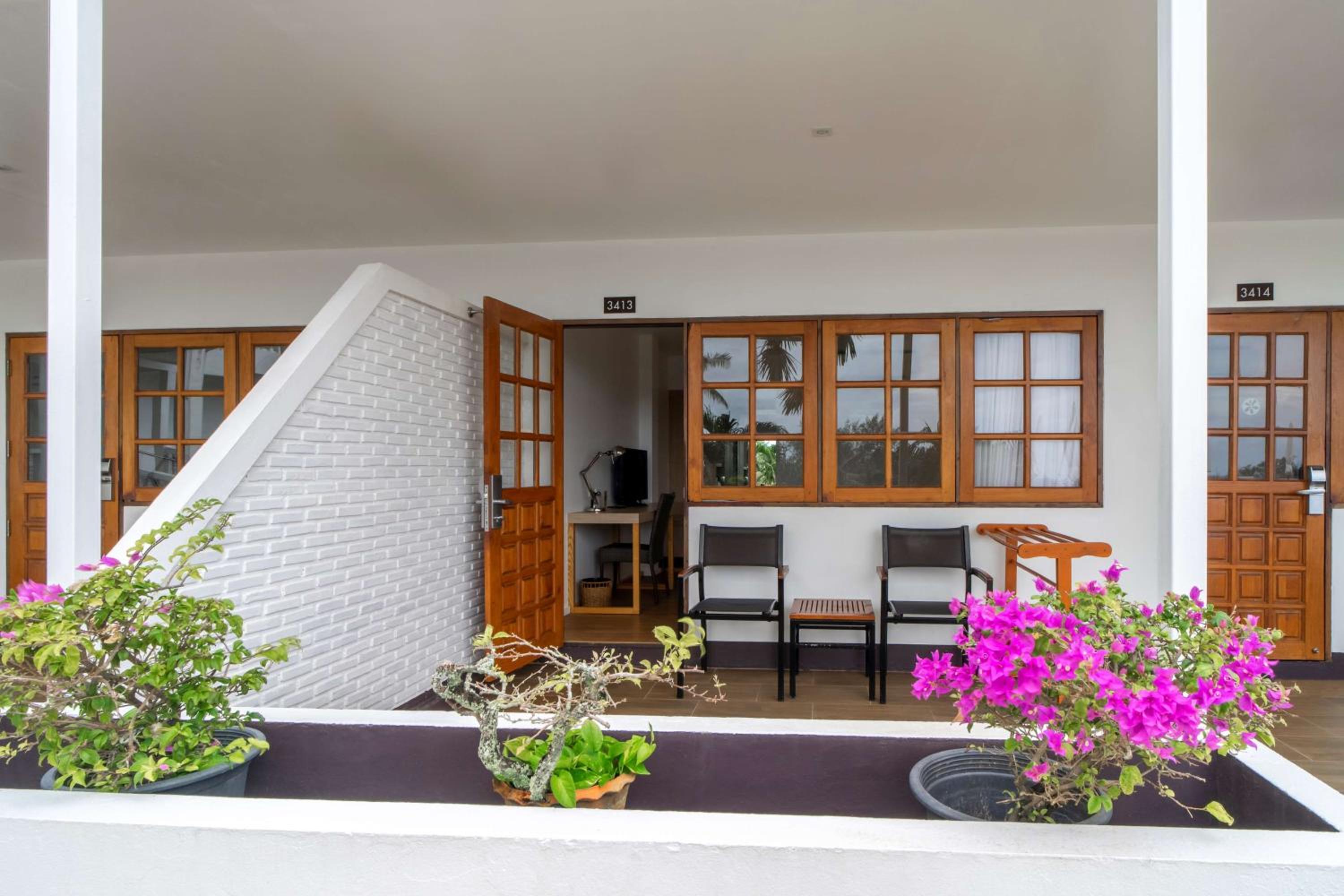 Deluxe Twin Room with Ocean View  