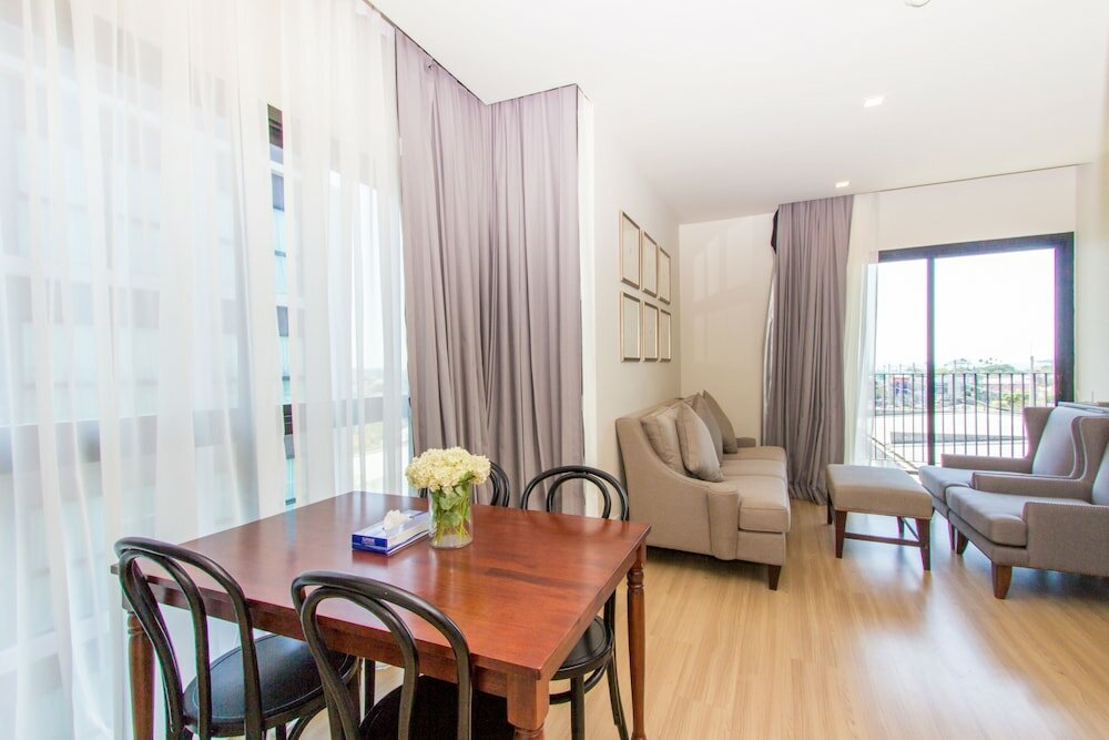 2 Bedrooms Sea View