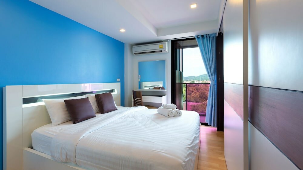 King Studio with SofaBed