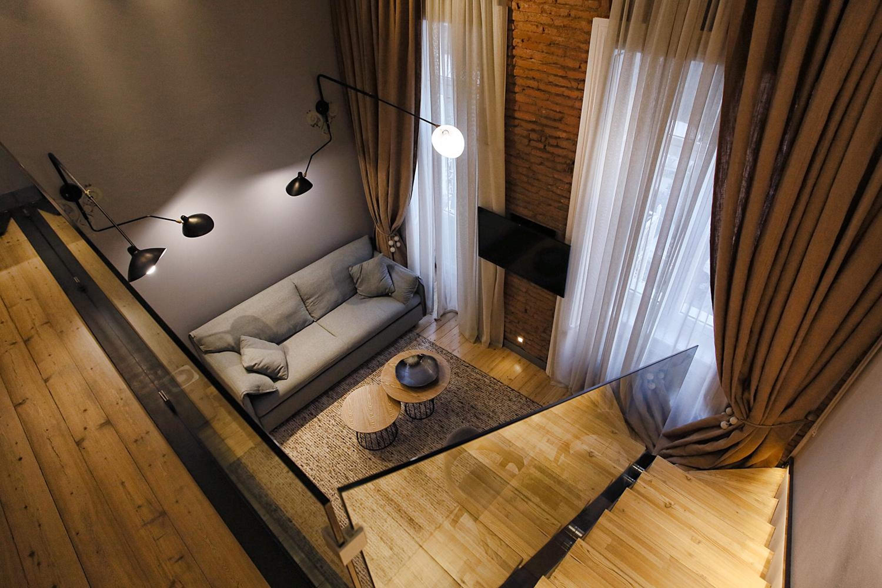 Studio - Split Level