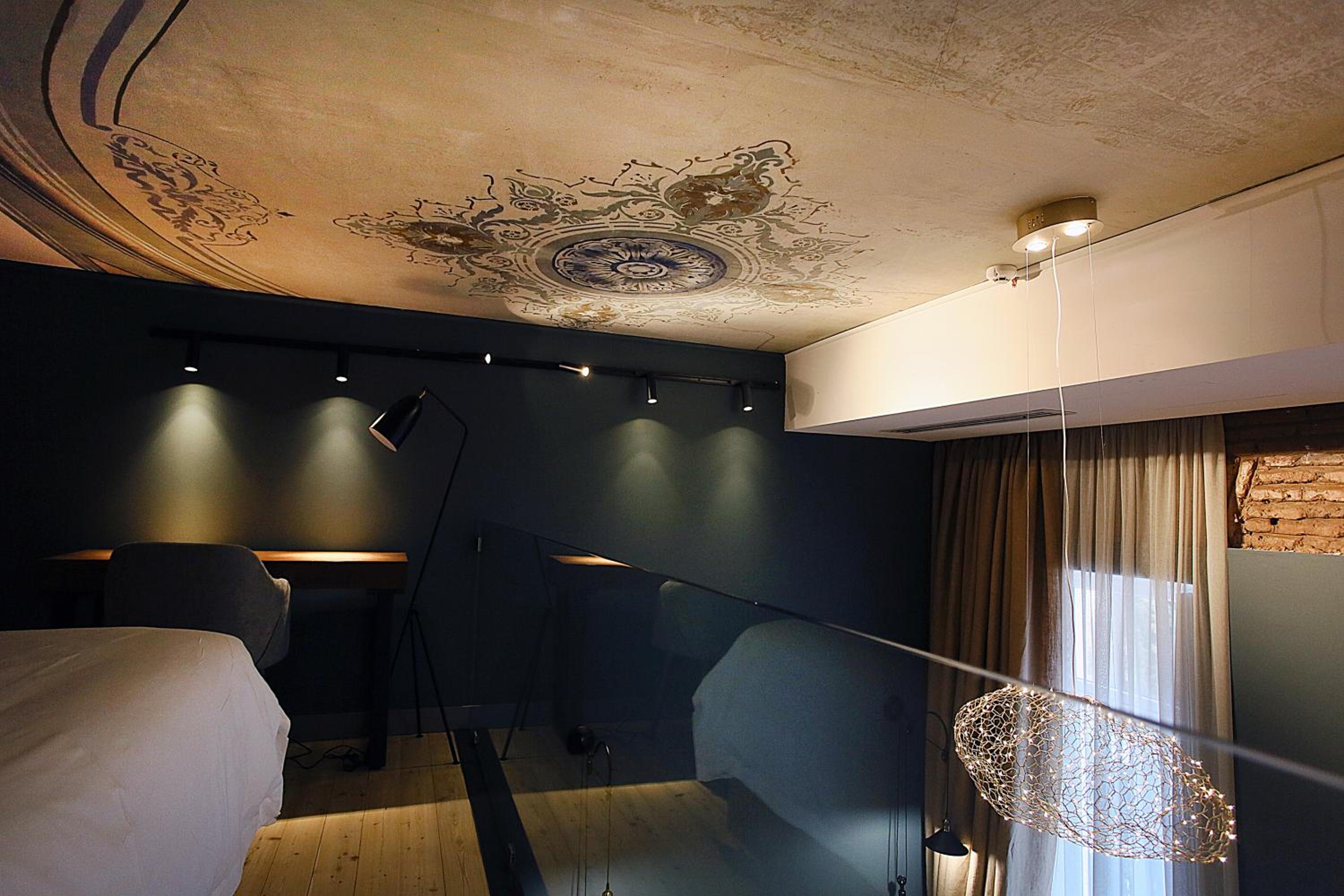 Studio - Split Level