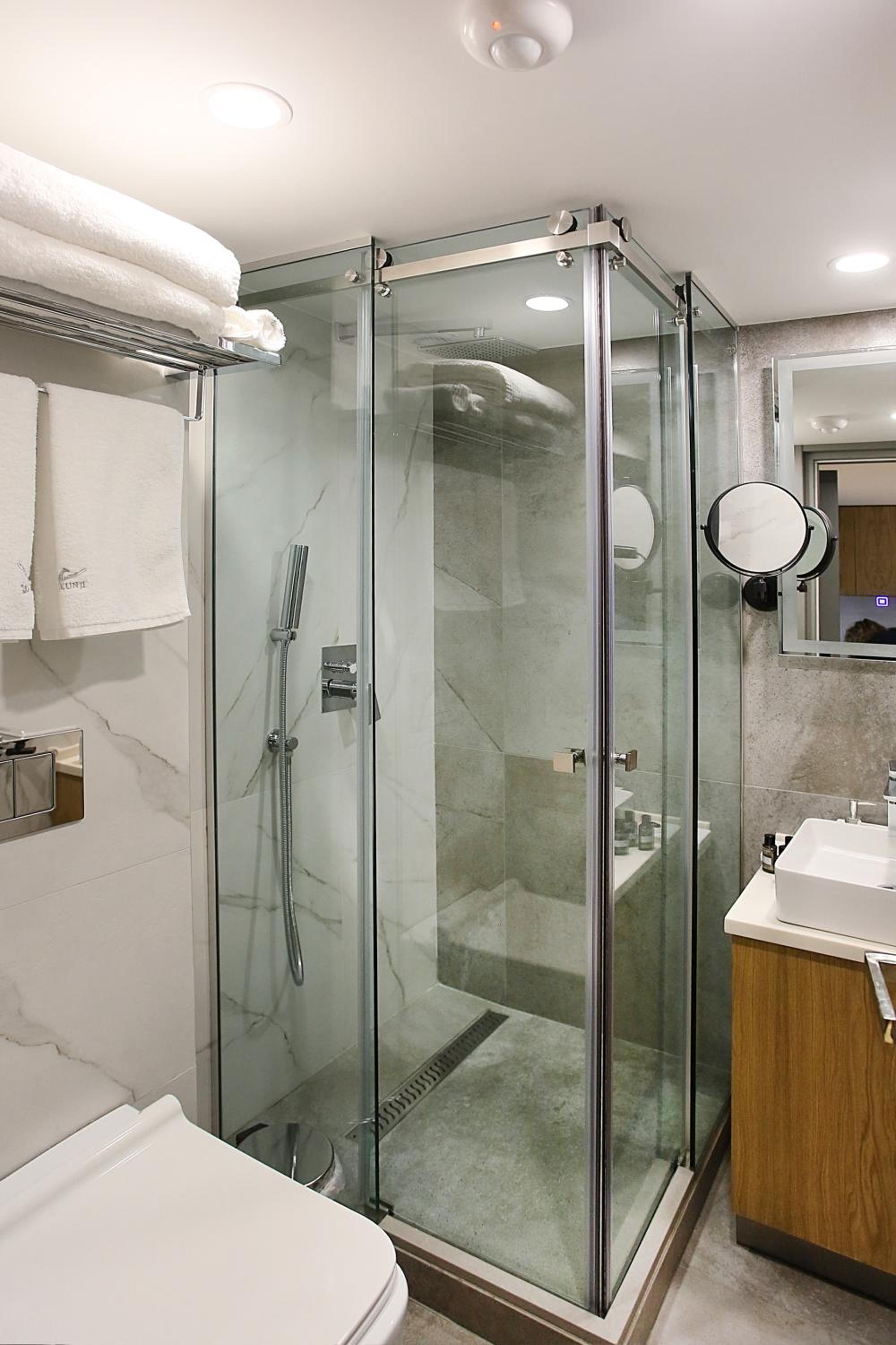 Studio - Split Level