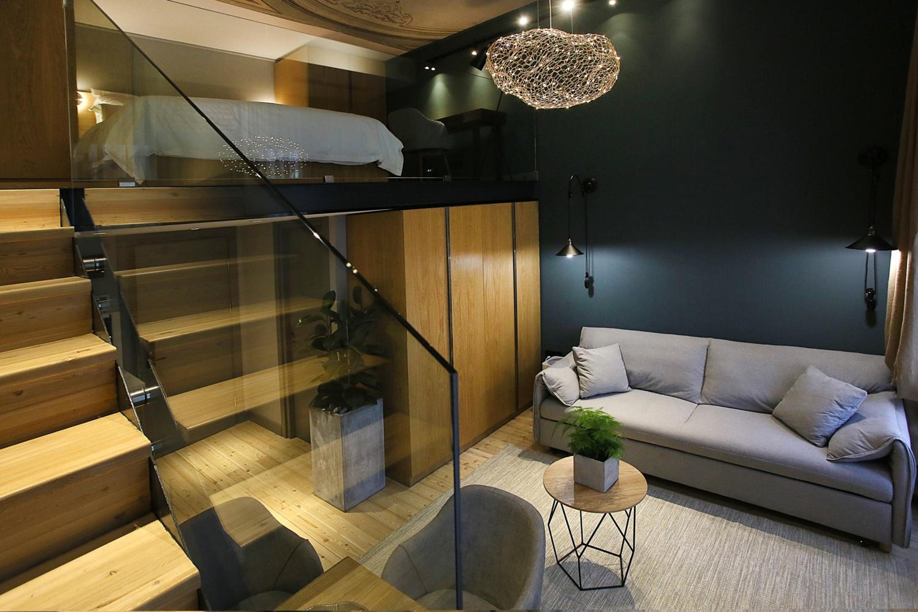 Studio - Split Level