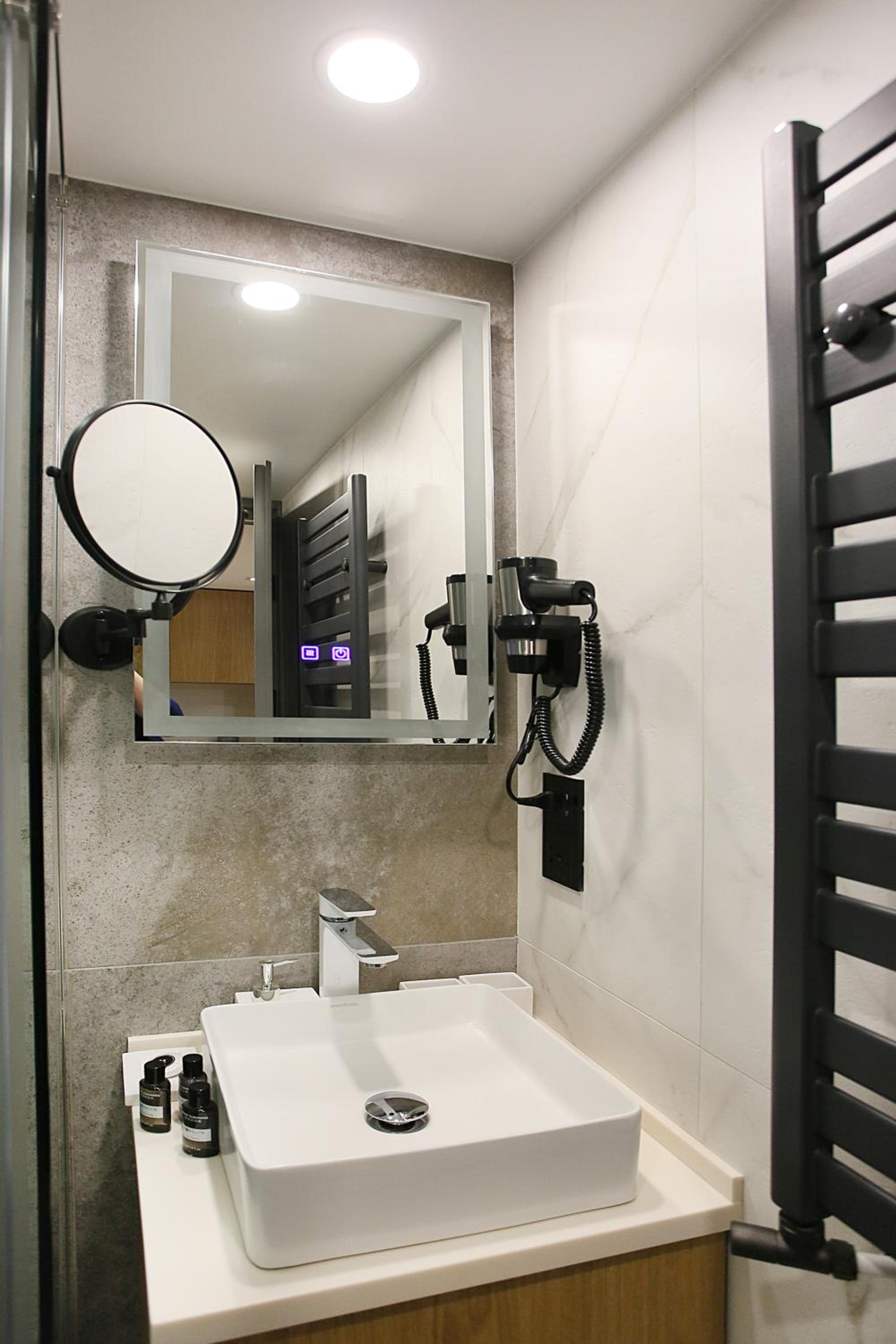 Studio - Split Level