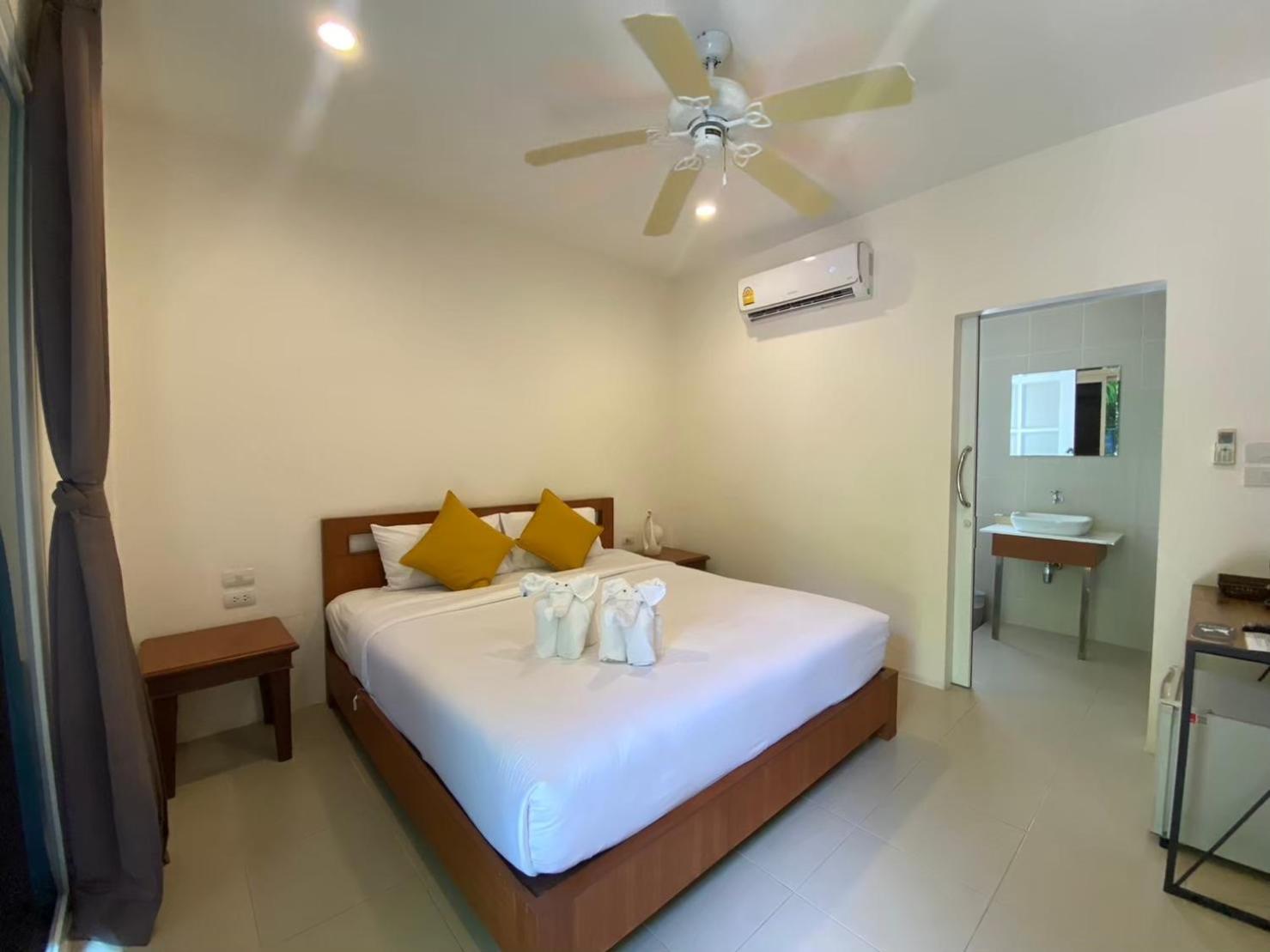 Deluxe​ Bungalow