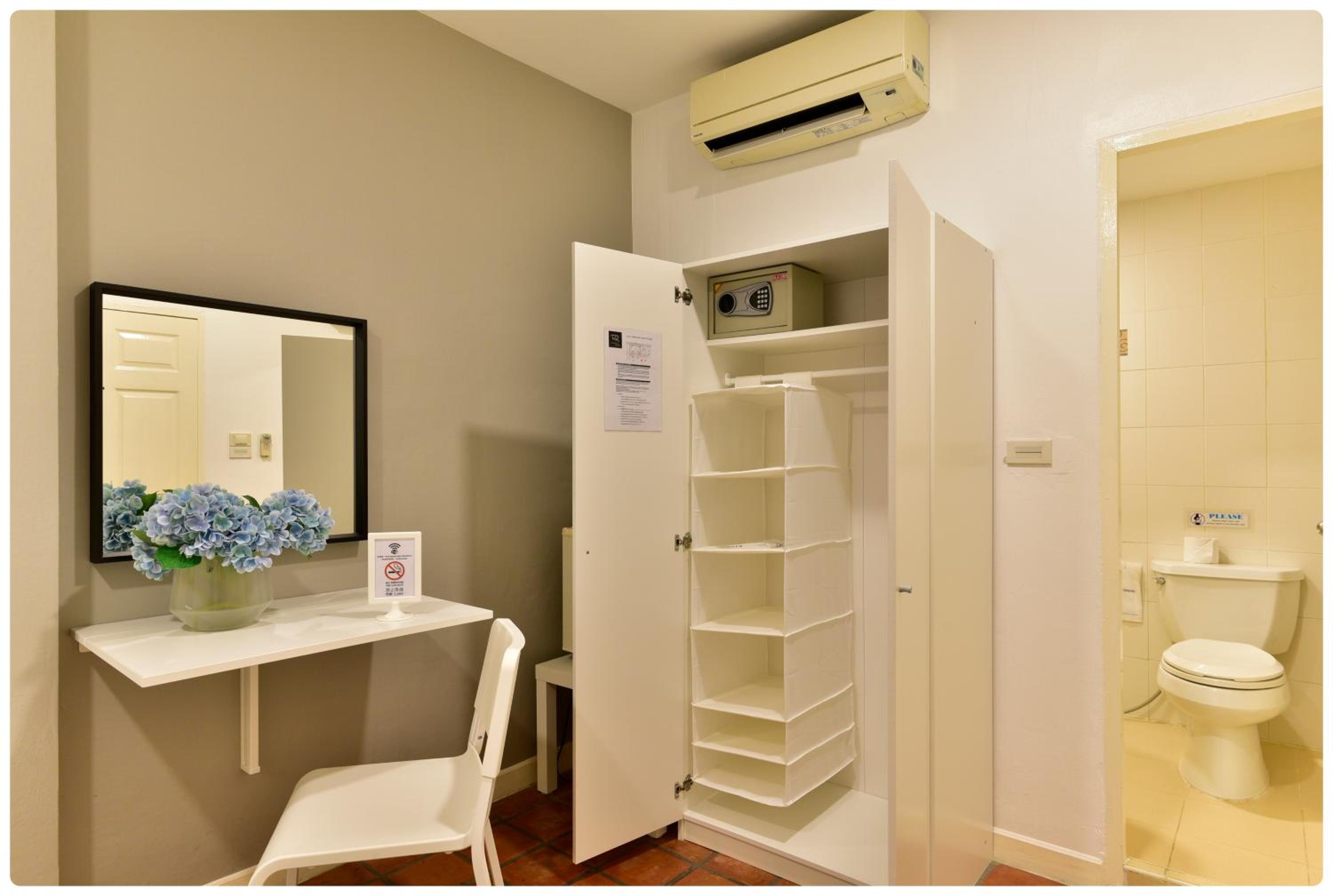 Standard Single Room - no window