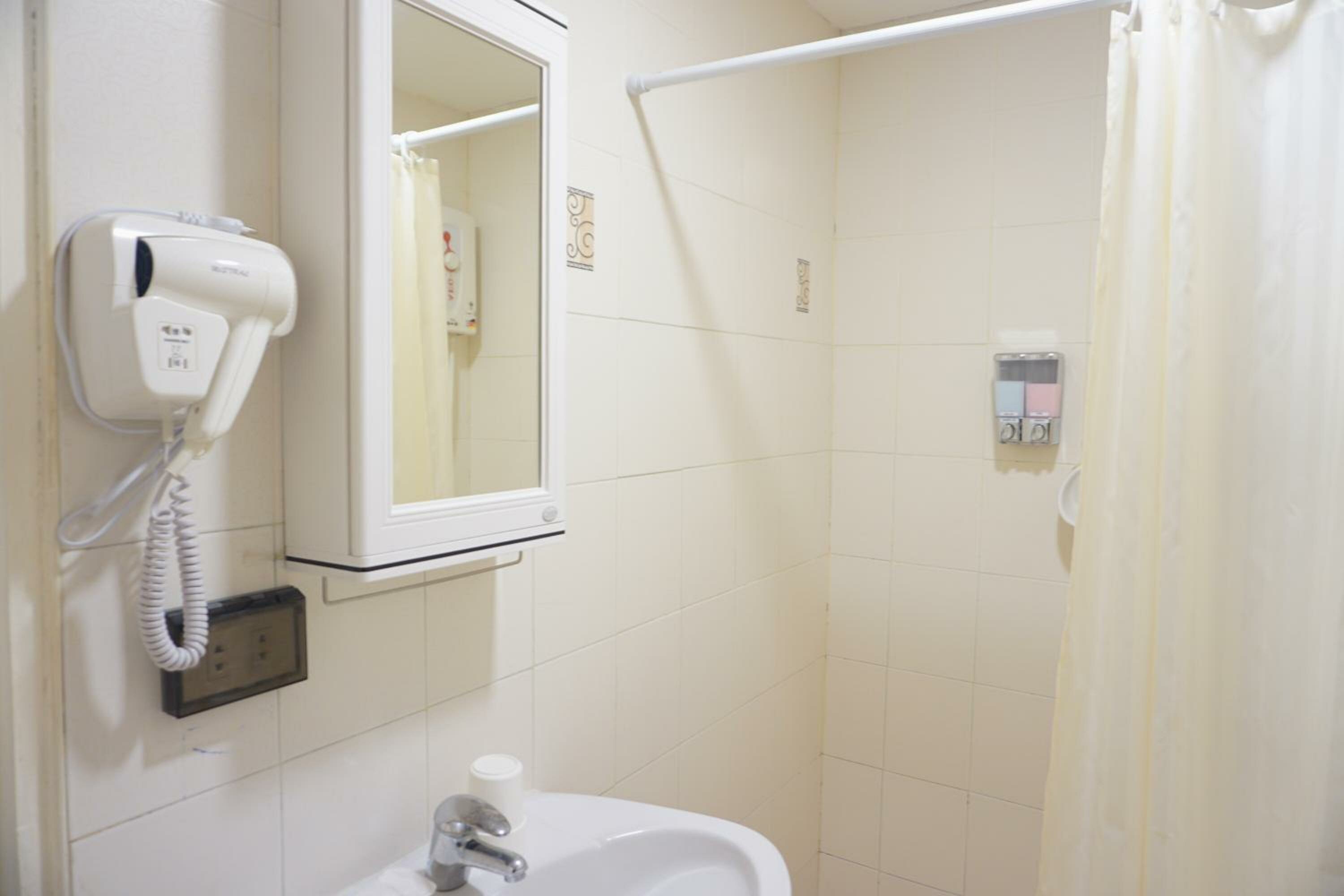 Standard Single Room - no window