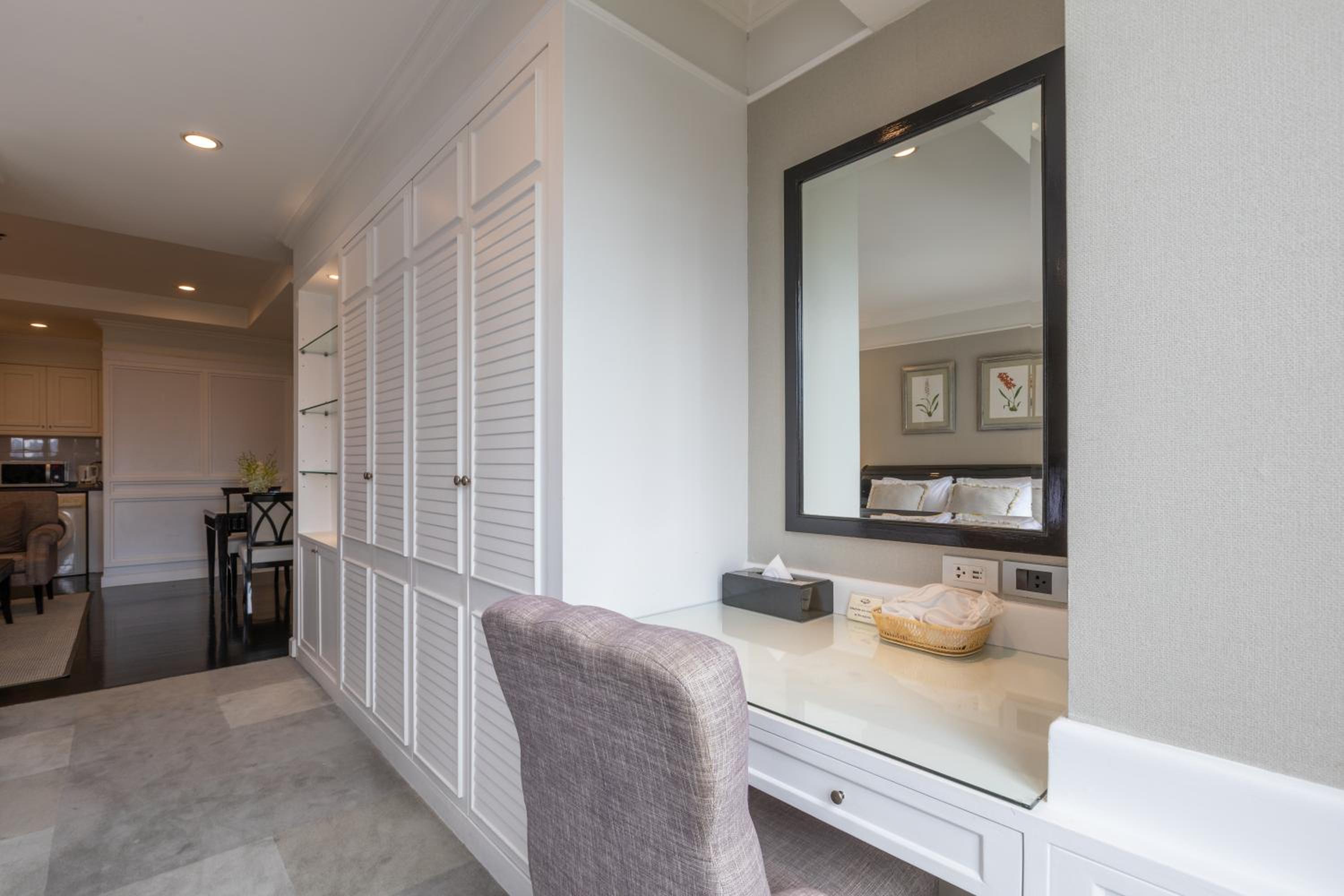 Studio Suite with Lounge Access