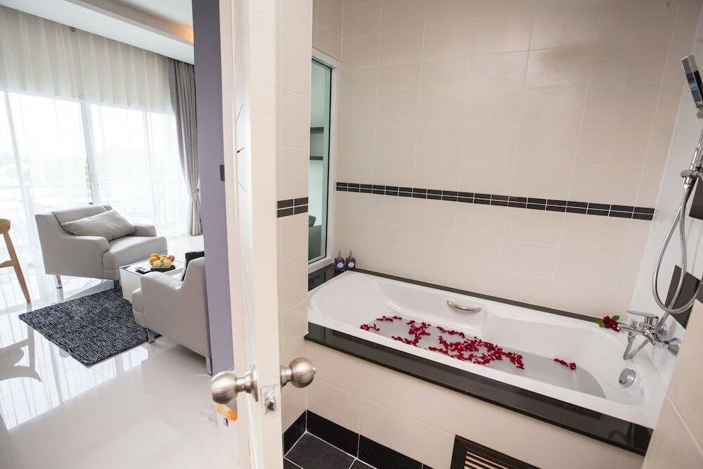Suite King Size Bed