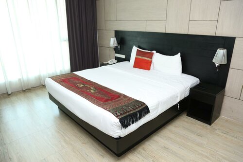 Deluxe Double or Twin Room в Boss Suites Nana Hotel