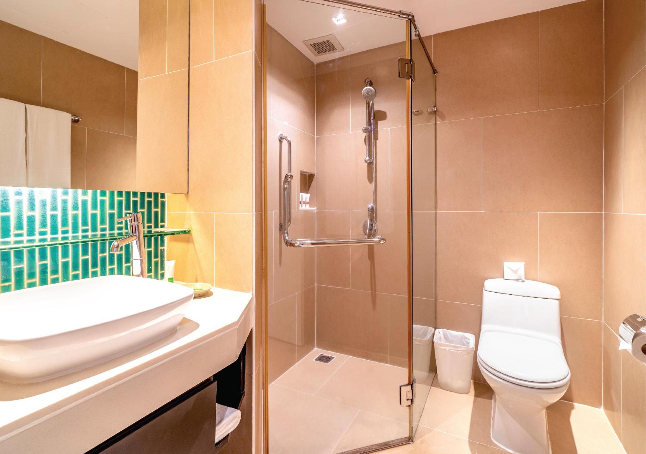 One-Bedroom Family Suite