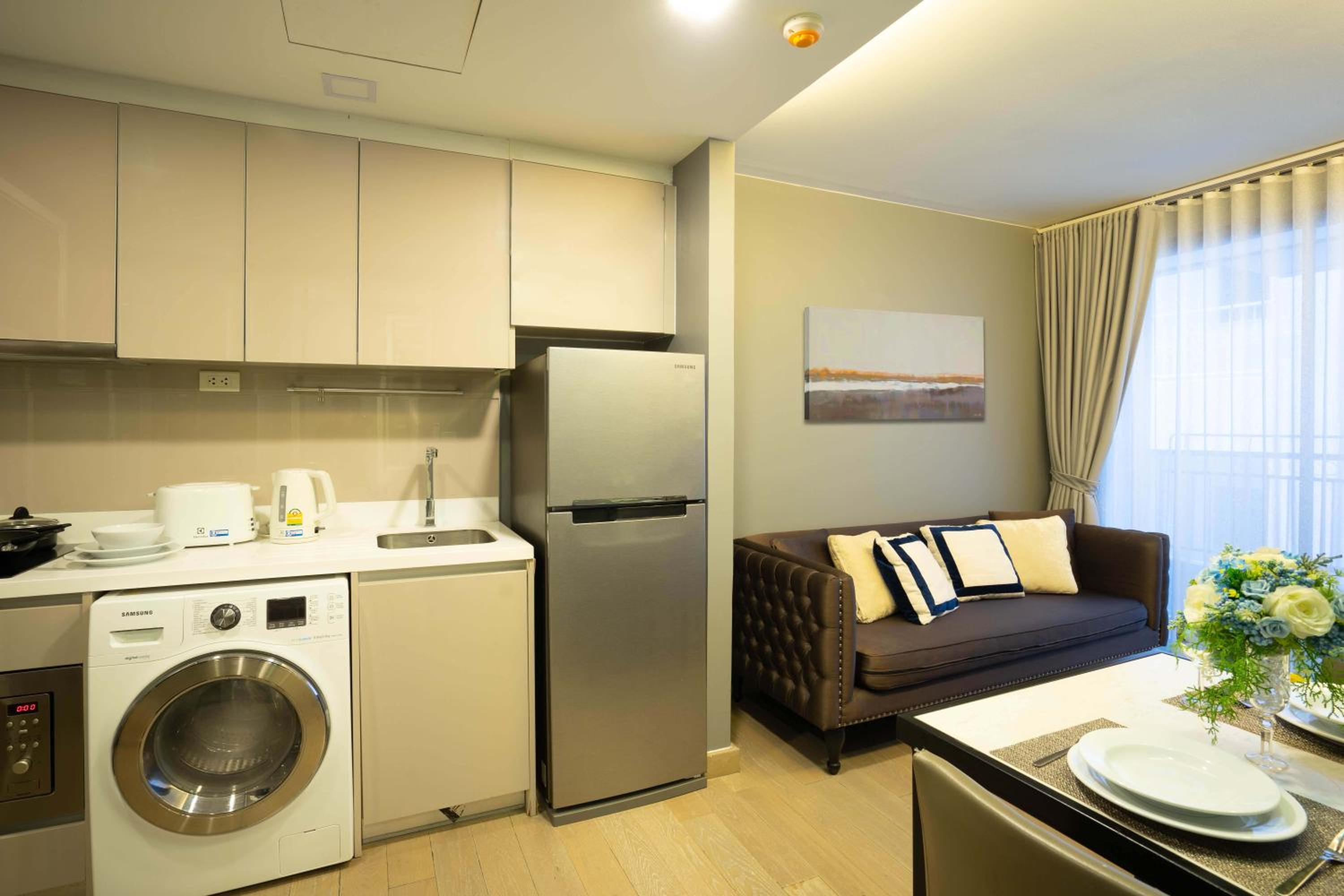 One-Bedroom Apartment