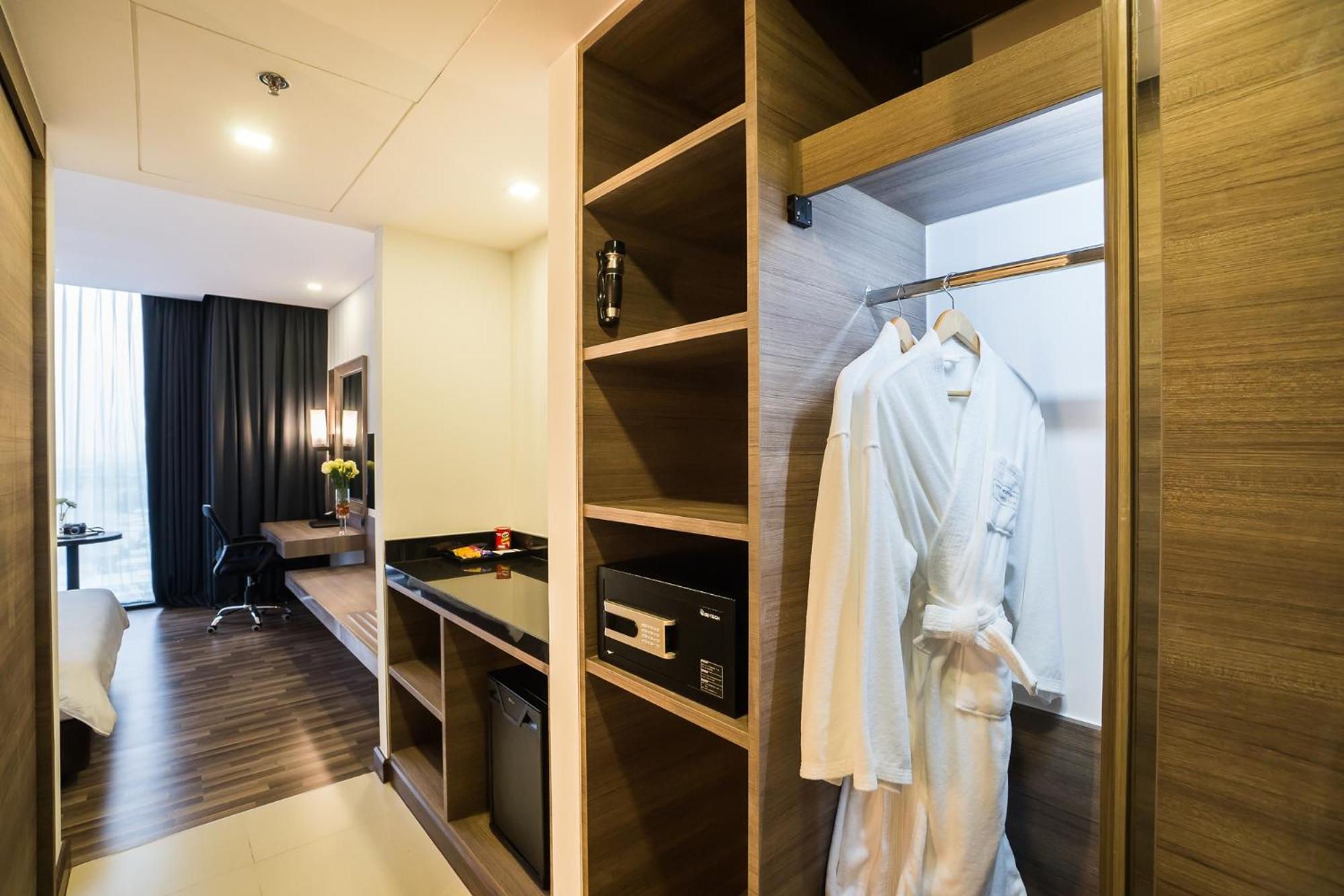 Superior King Room
