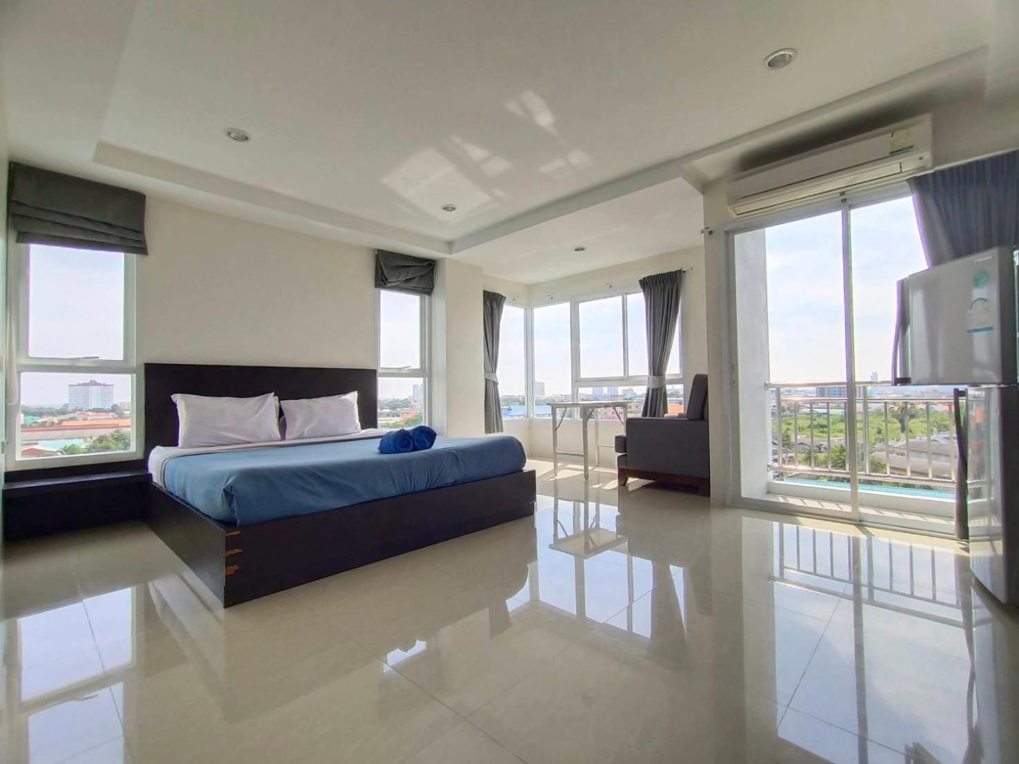 Apartment with Balcony