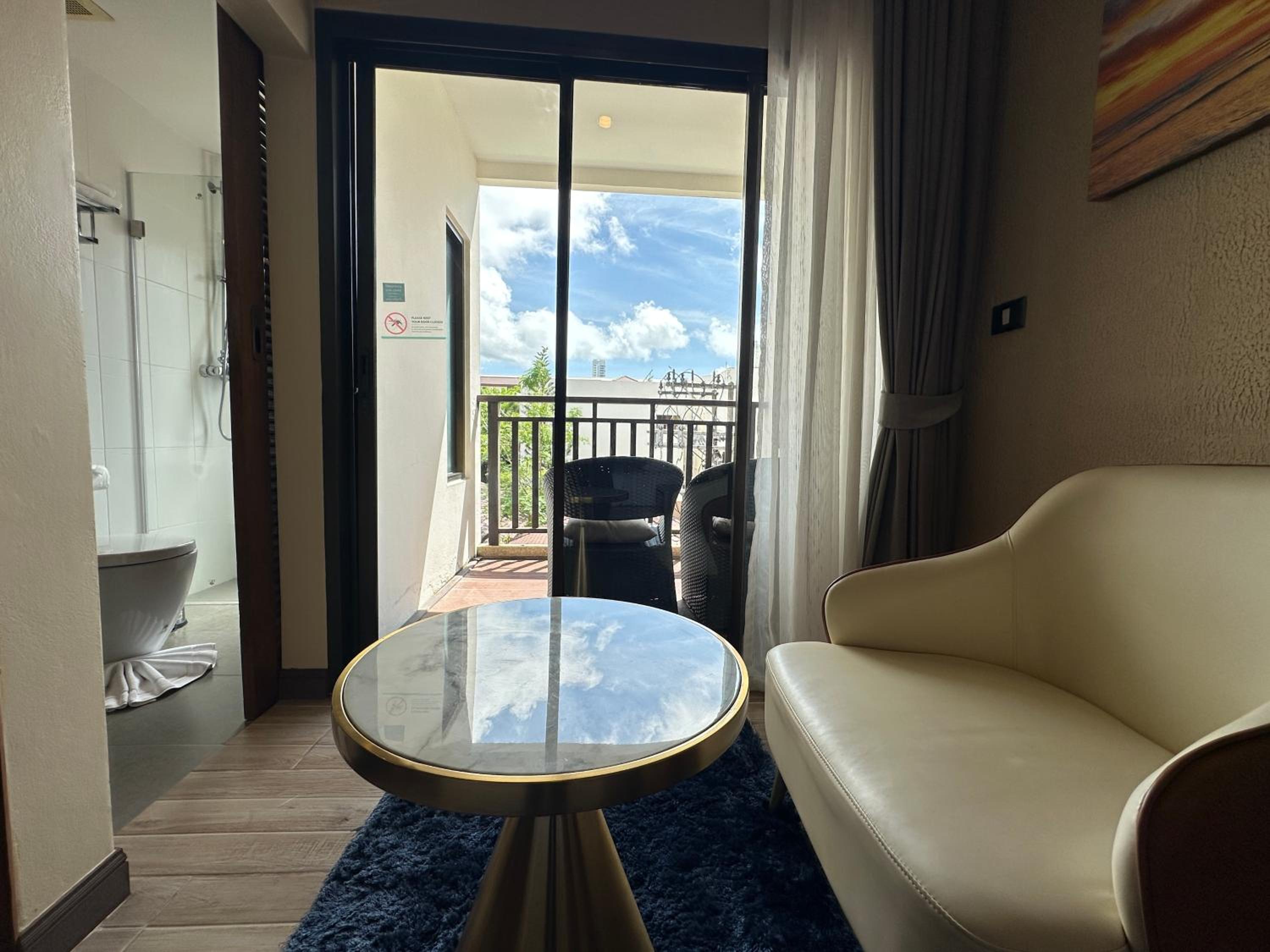 Deluxe Balcony Twin Room