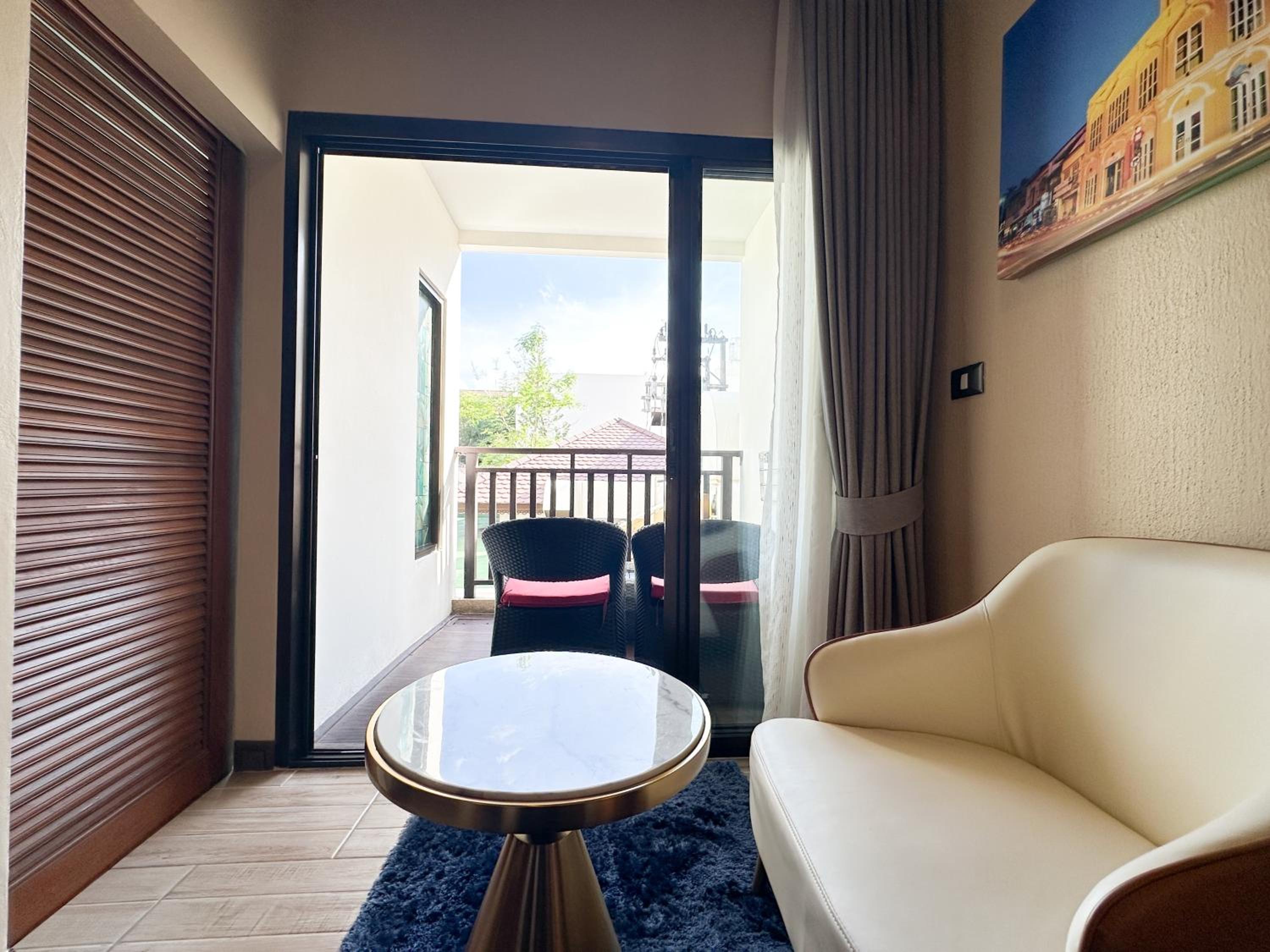 Deluxe Balcony Twin Room