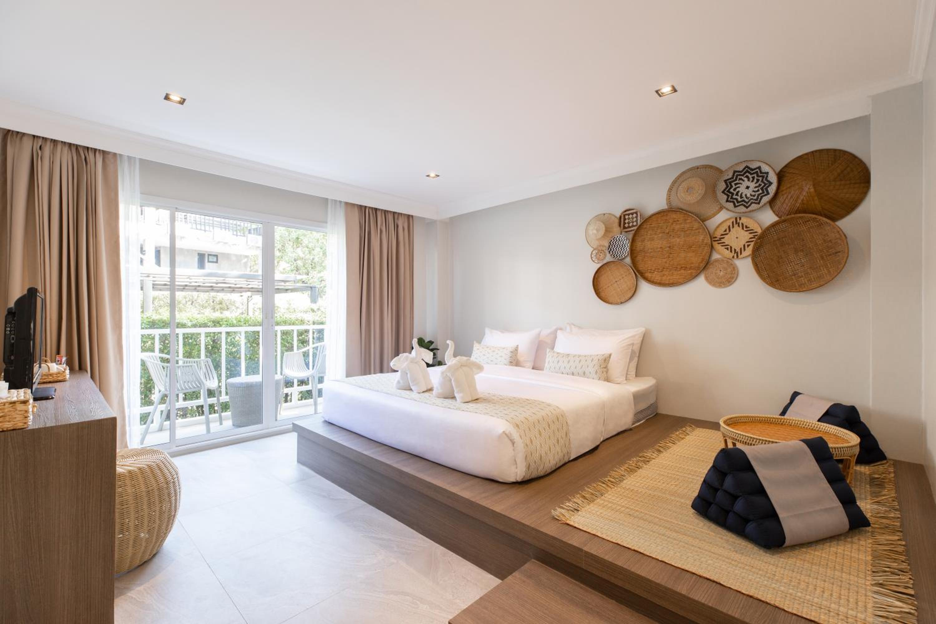 Local Thai Double Room with Balcony